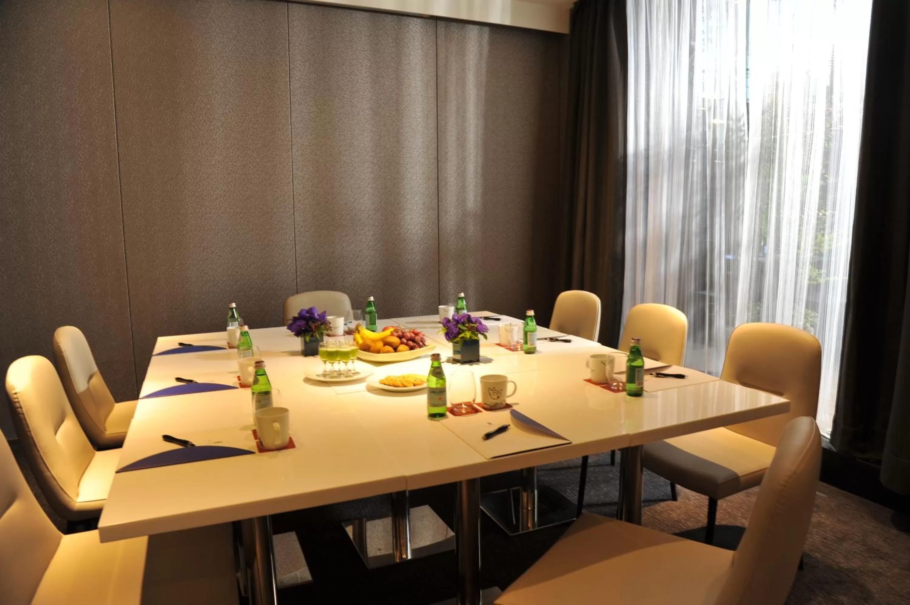 Restaurant/places to eat in WESTGATE Hotel