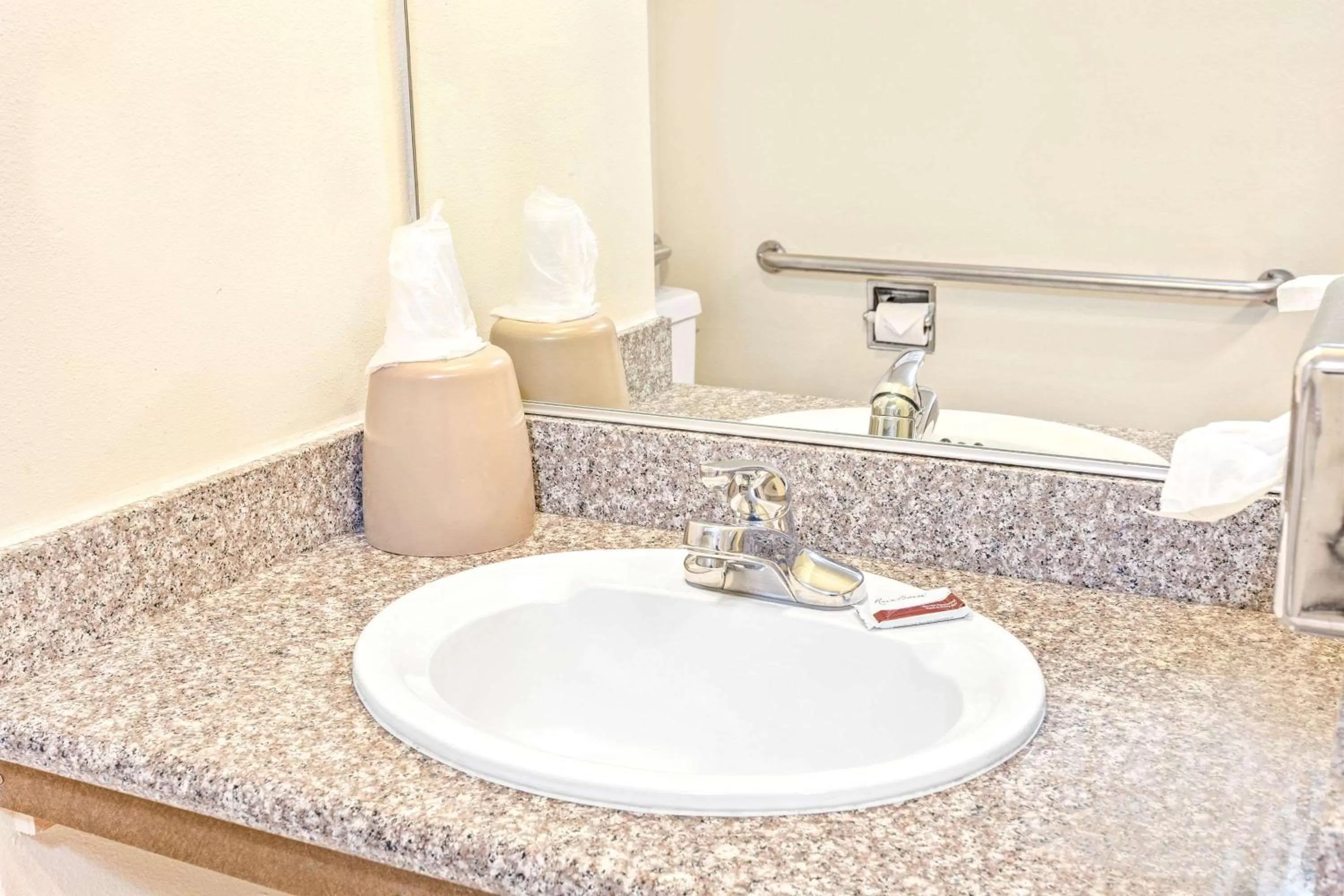 Photo of the whole room in Vantage Point Inn - Woodland Hills