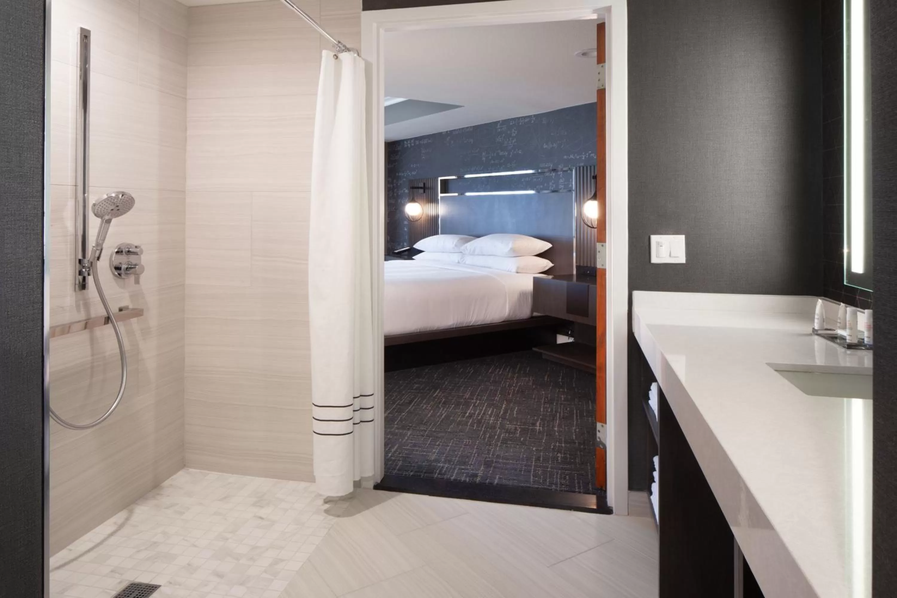 Bathroom, Bed in Fremont Marriott Silicon Valley