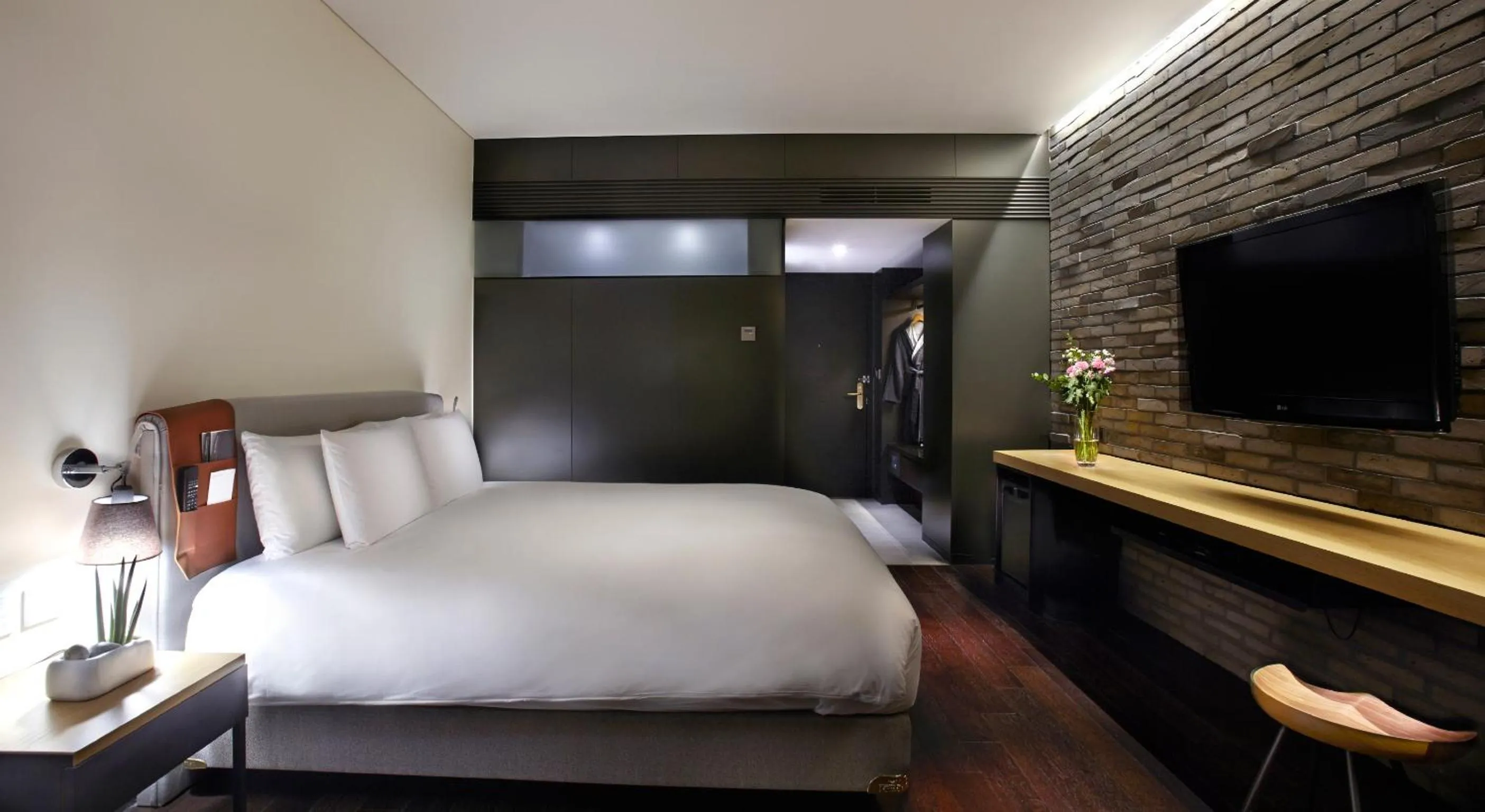 Photo of the whole room, Bed in Maison Glad Jeju