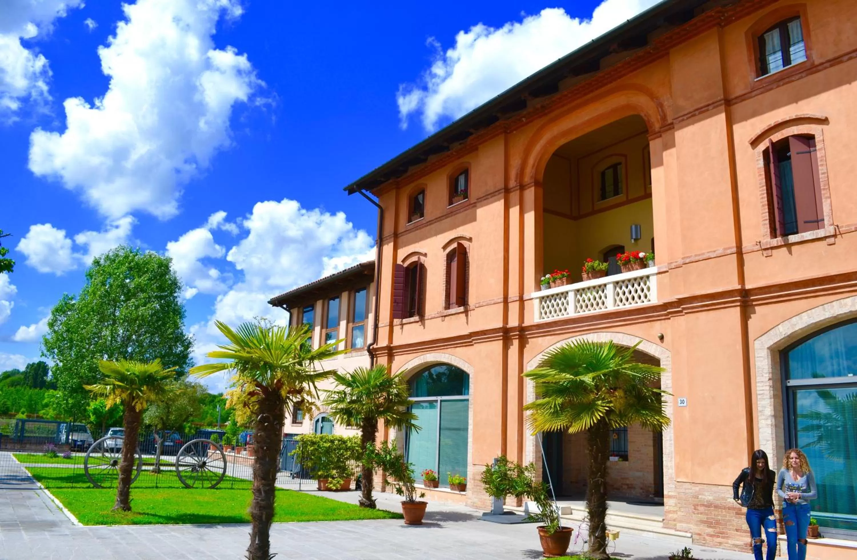 Facade/entrance in RESIDENCE BACO Da SETA