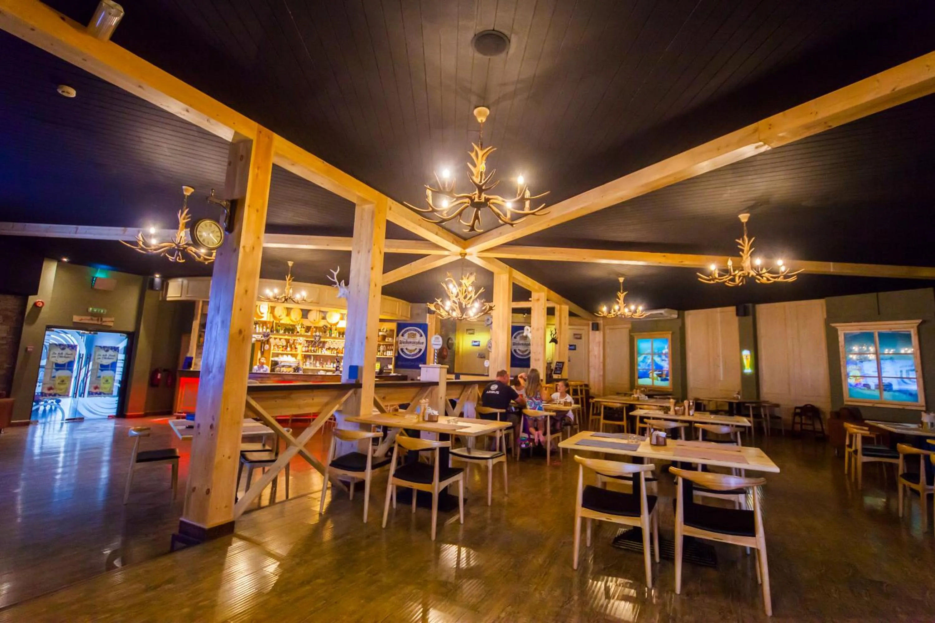 Restaurant/places to eat in Pearl Hotel & Spa