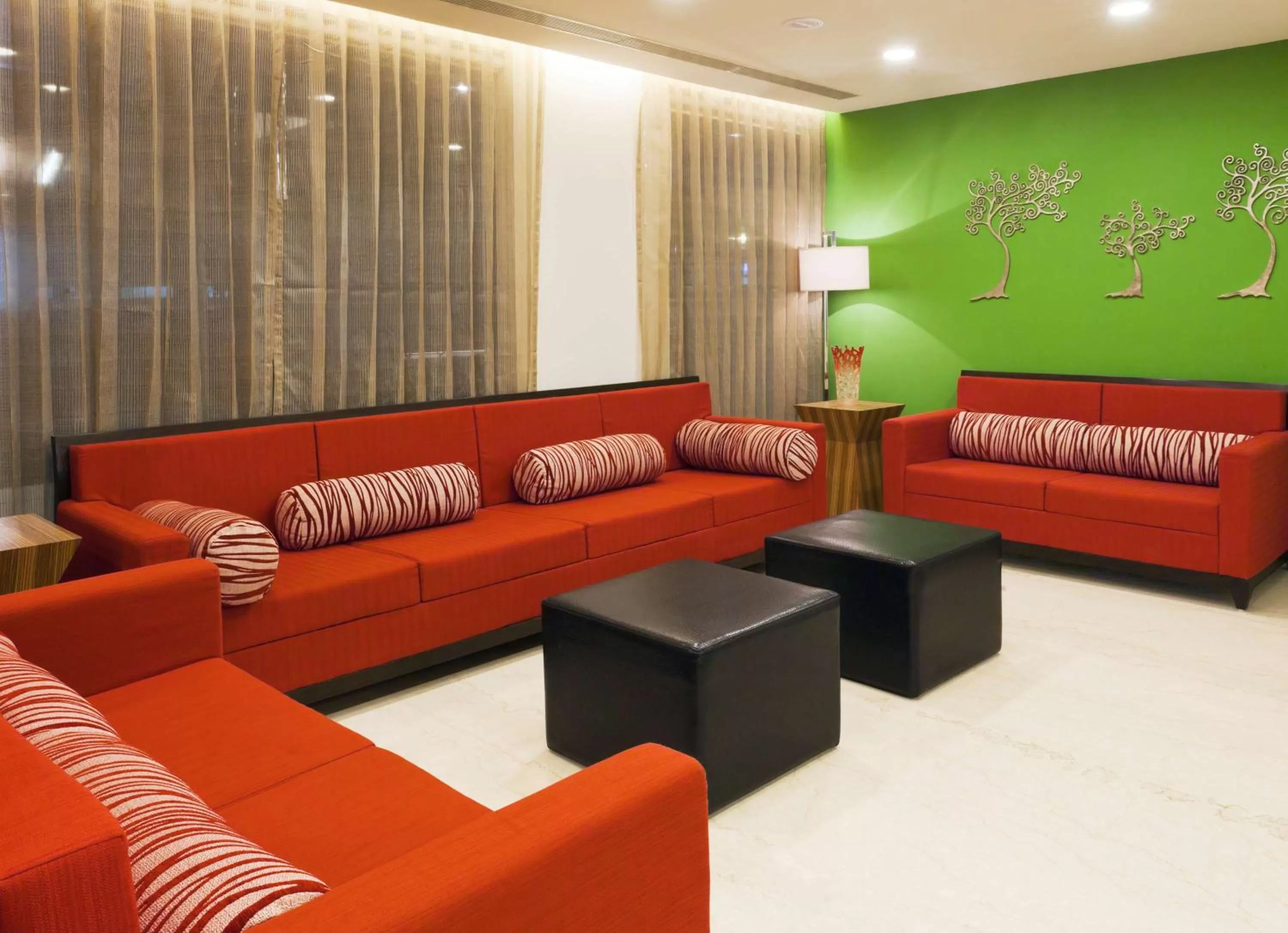 Lobby or reception in Hampton by Hilton Vadodara-Alkapuri