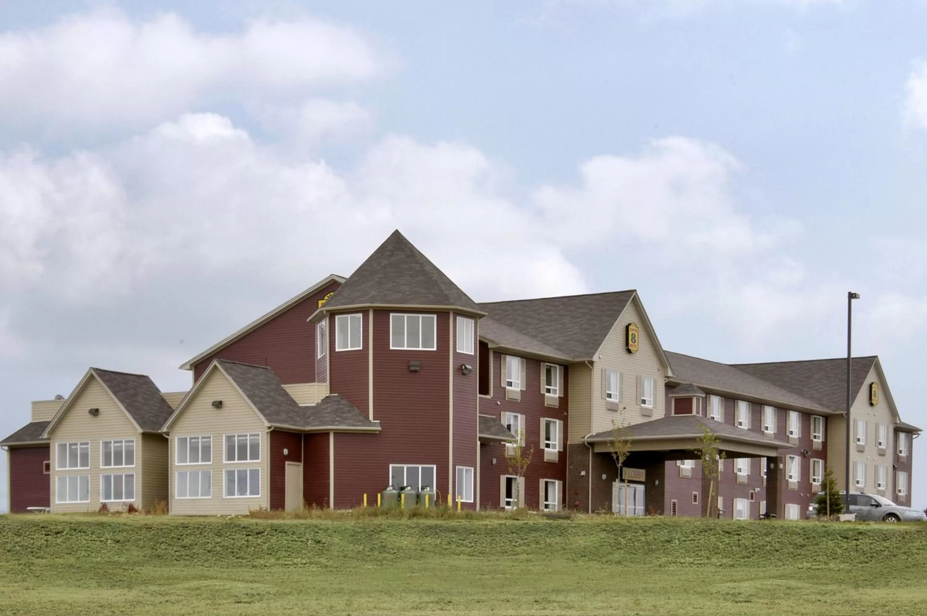 Property building in Super 8 by Wyndham Windsor NS