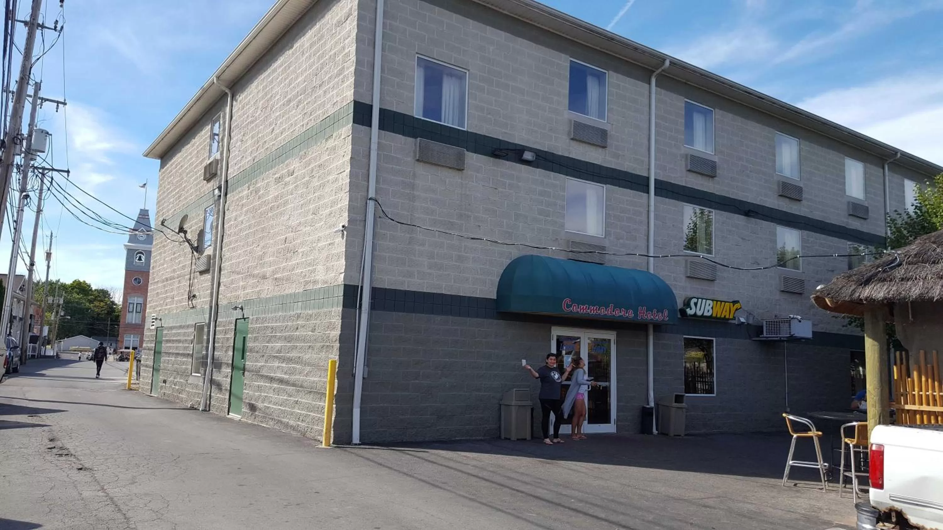 Facade/entrance in Commodore Resort