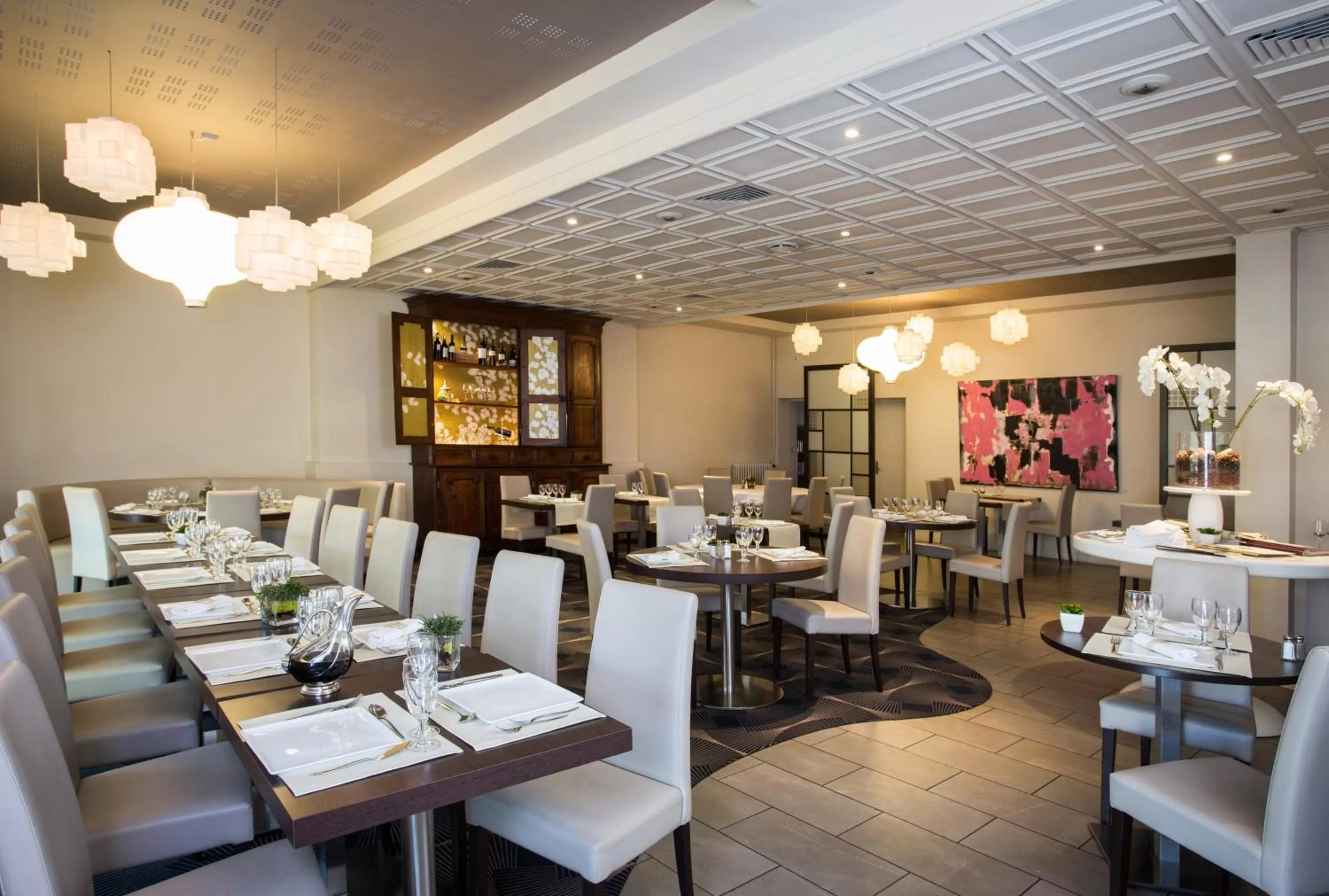 Restaurant/places to eat in Logis Hotels Grand Hotel d'Orléans