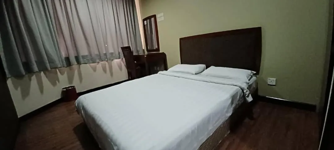Bed in Hotel Sadong88