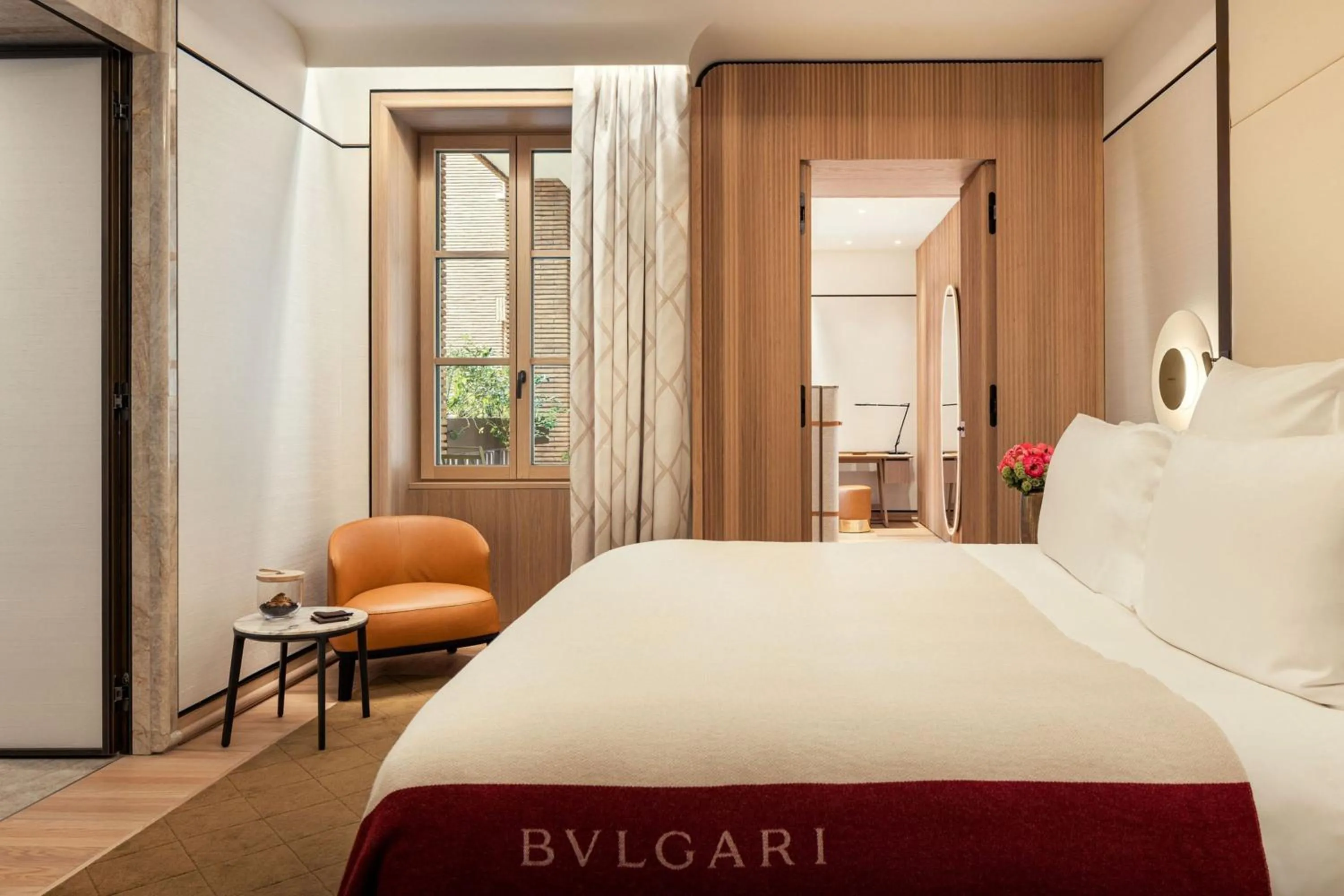 Photo of the whole room, Bed in Bvlgari Hotel Roma