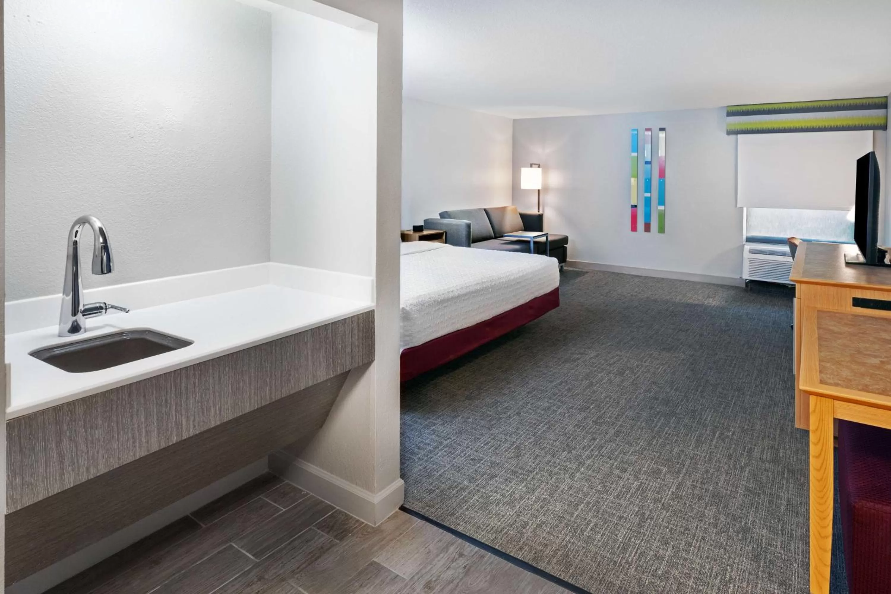 Photo of the whole room, Bed in Hampton Inn Sulphur Lake Charles