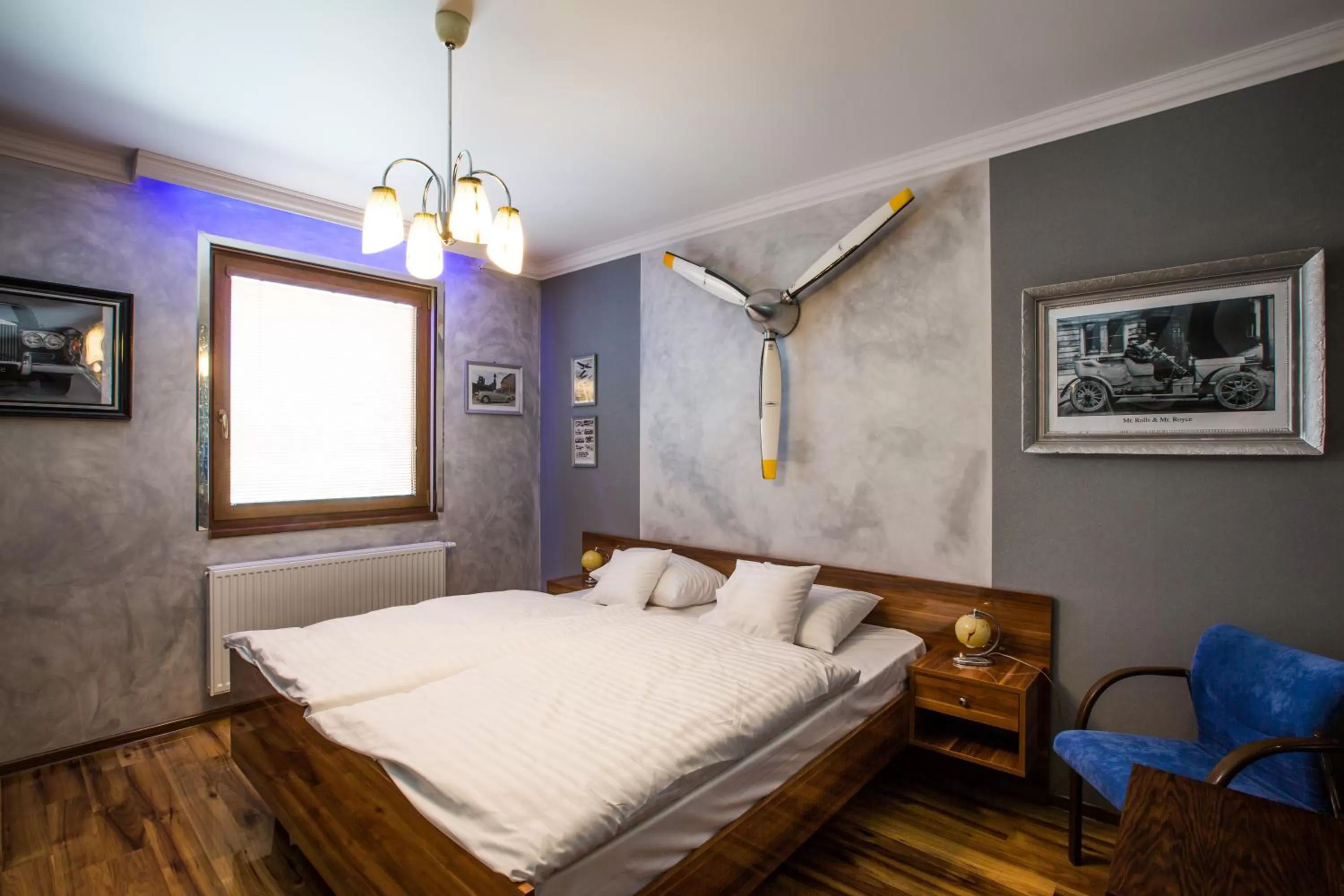 Bedroom, Bed in Retro hotel Garage