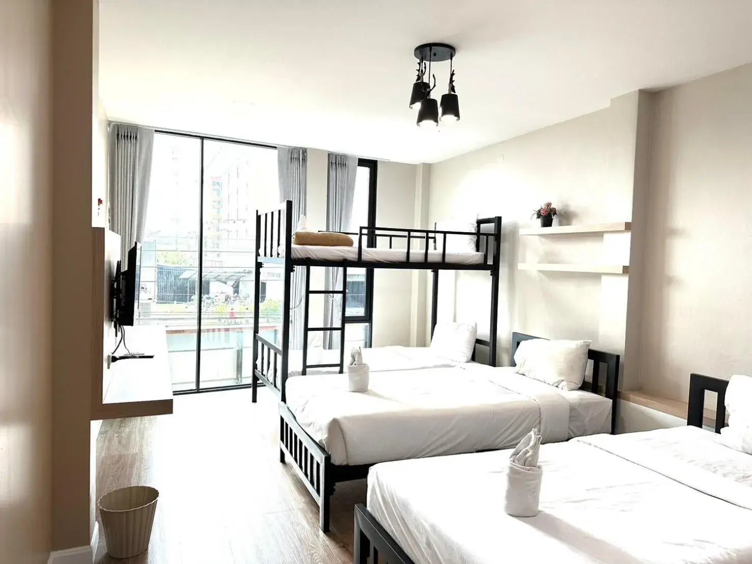 Economy Quadruple Room with Shared Bathroom in บันดารี่ ริชชี่ (Bhundaree Richy) Economy Quadruple Room with Shared Bathroom in บันดารี่ ริชชี่ (Bhundaree Richy)