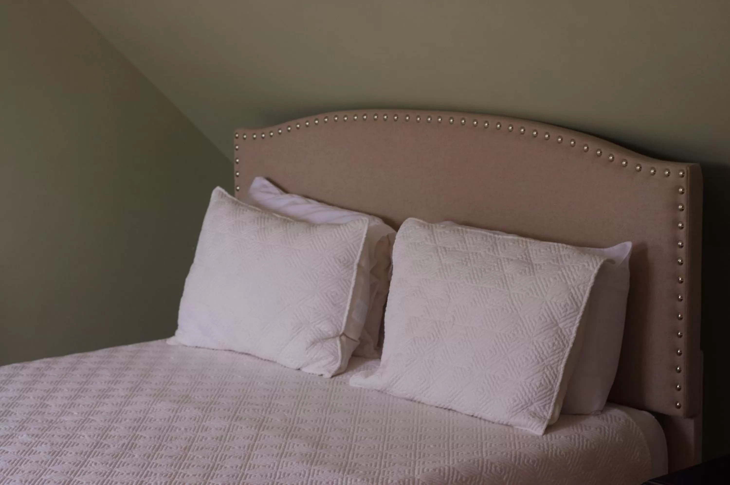 Bedroom, Bed in The Wilmington Inn