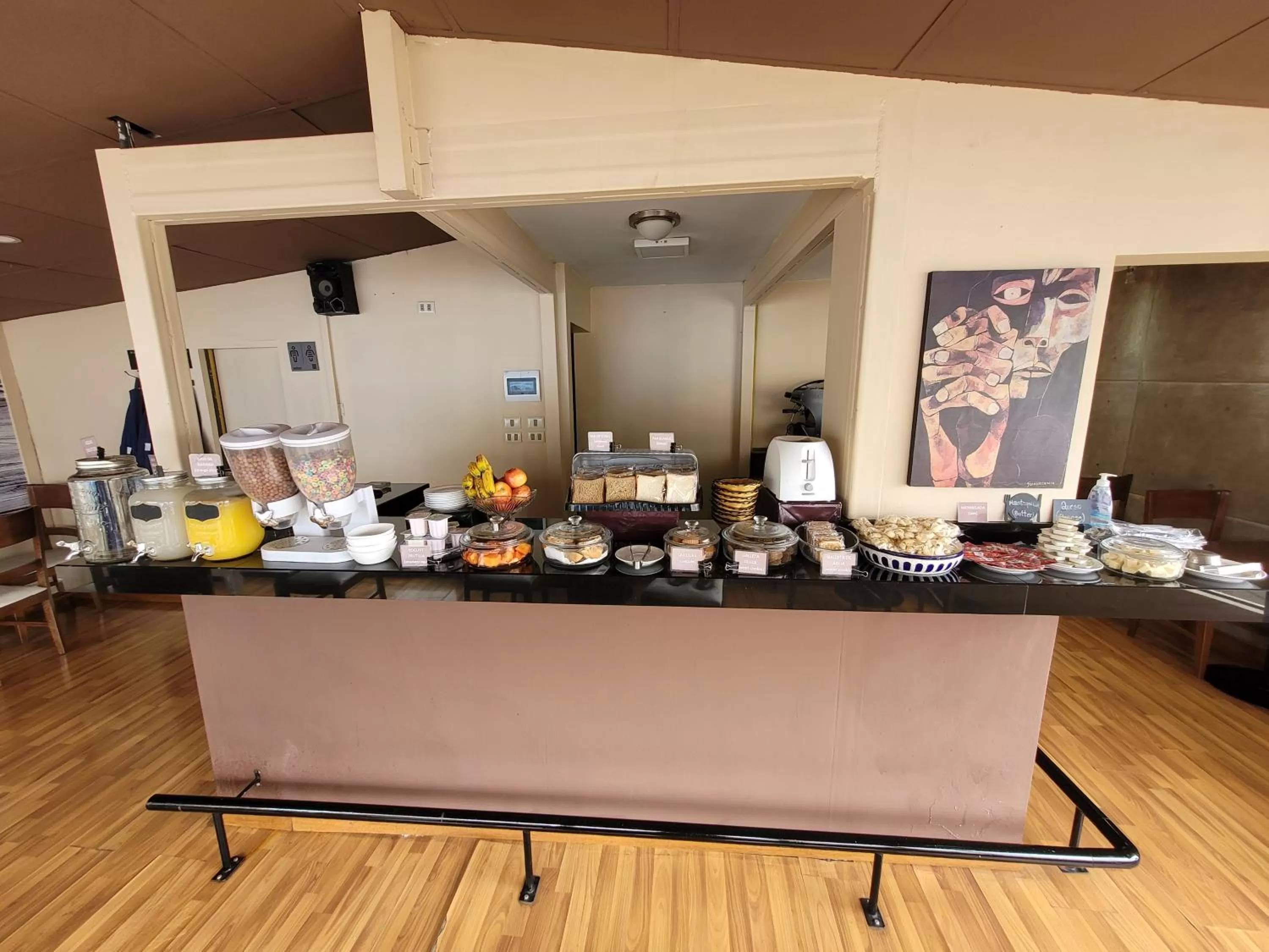 Restaurant/Places to Eat in Hotel Monte Carlo