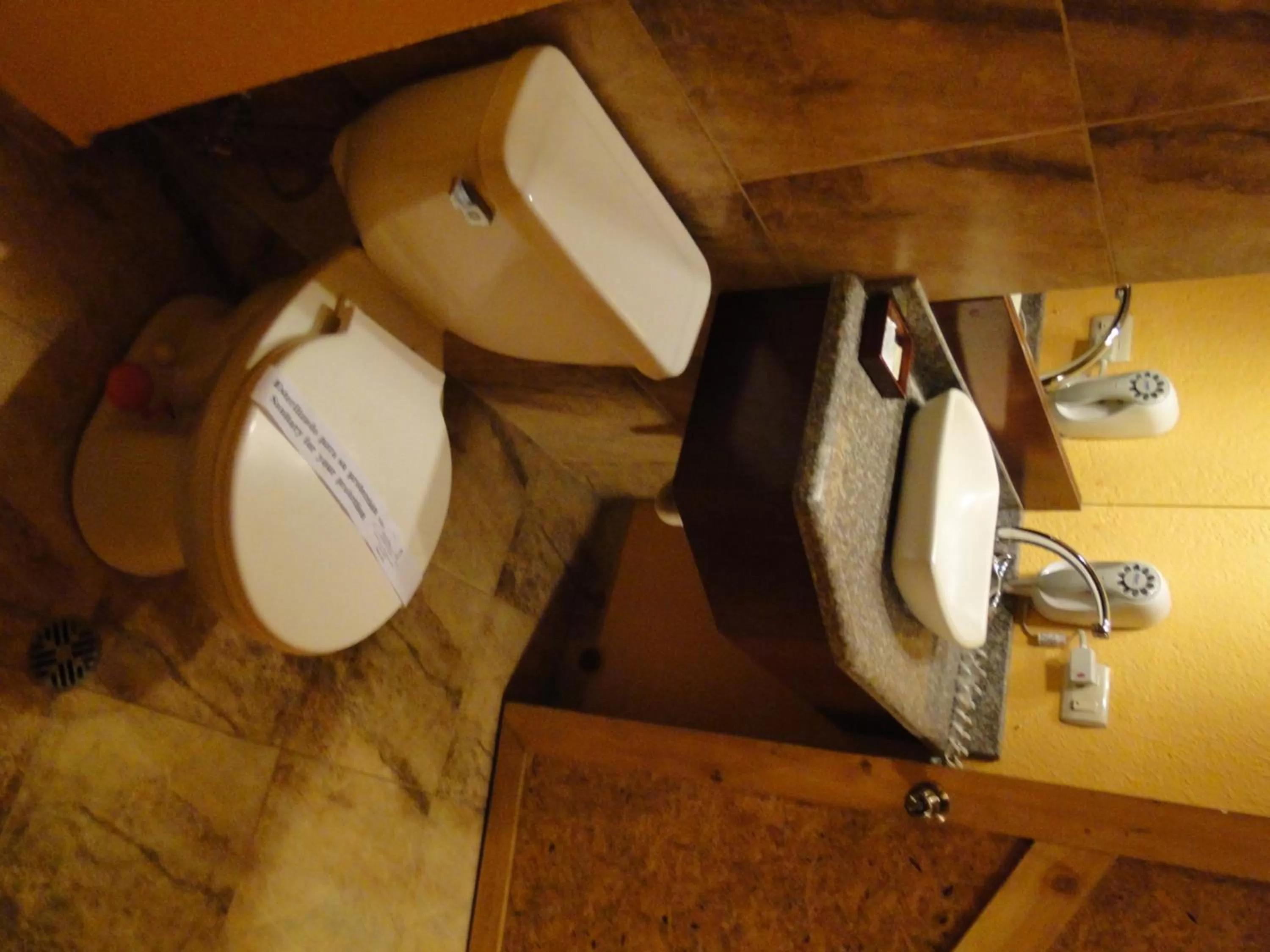 Bathroom in Hotel Rodelu