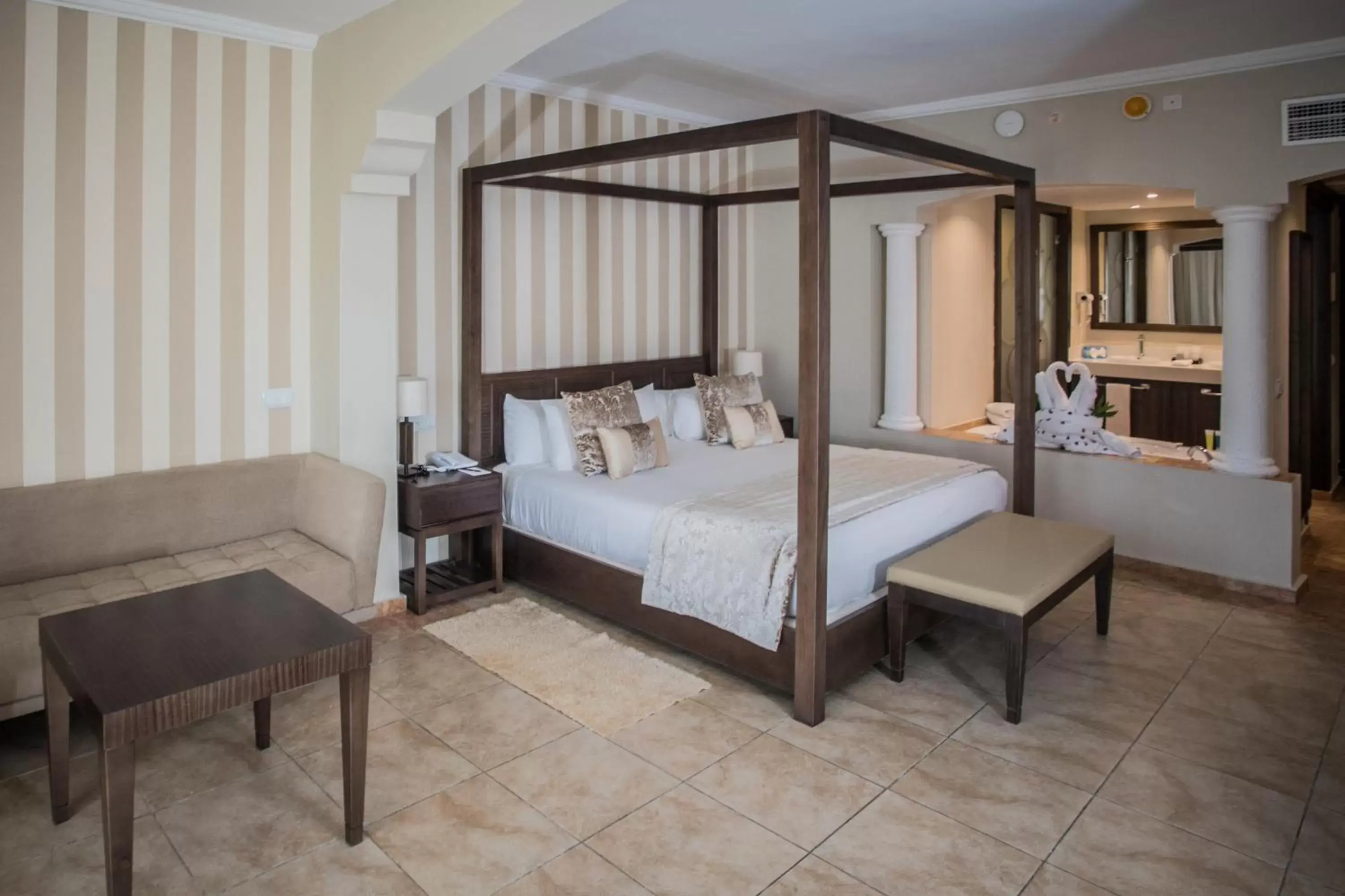 Colonial Club Jr Suite with Jacuzzi (Adults Only, 18+) - single occupancy - Free WiFi in Majestic Colonial Punta Cana - All Inclusive Colonial Club Jr Suite with Jacuzzi (Adults Only, 18+) - single occupancy - Free WiFi in Majestic Colonial Punta Cana - All Inclusive