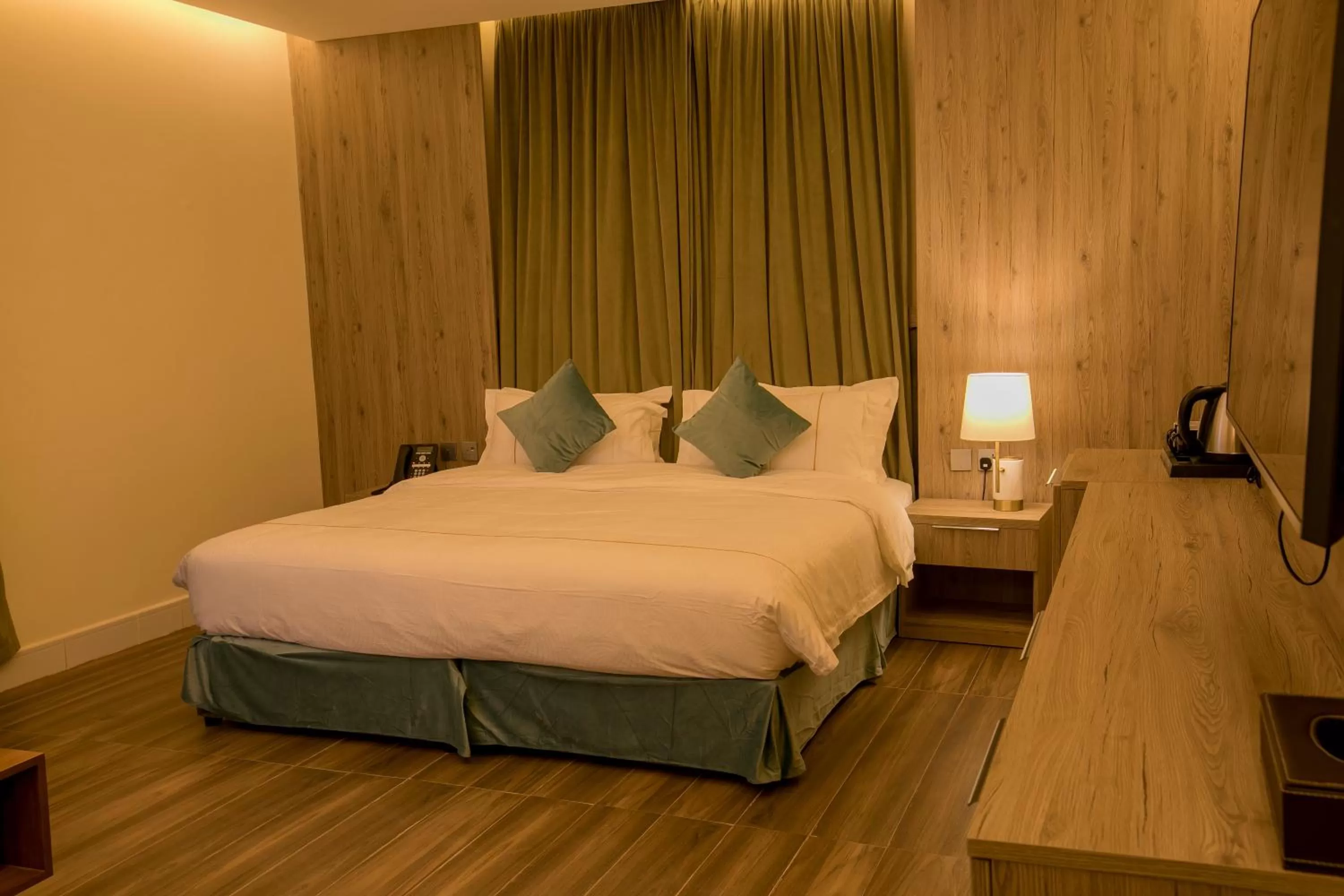 Bedroom, Bed in Luxury Night Al Munsiyah