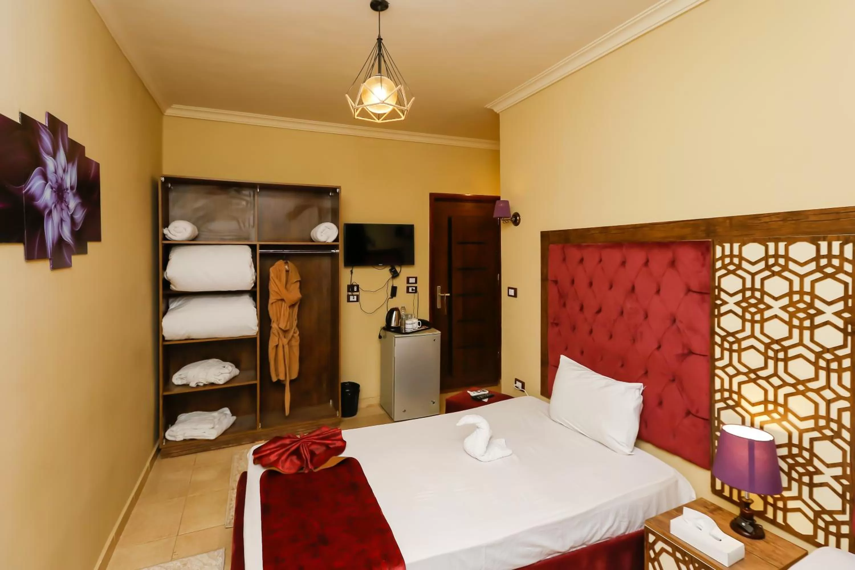 Bed in King Cheops Inn - Pyramid View