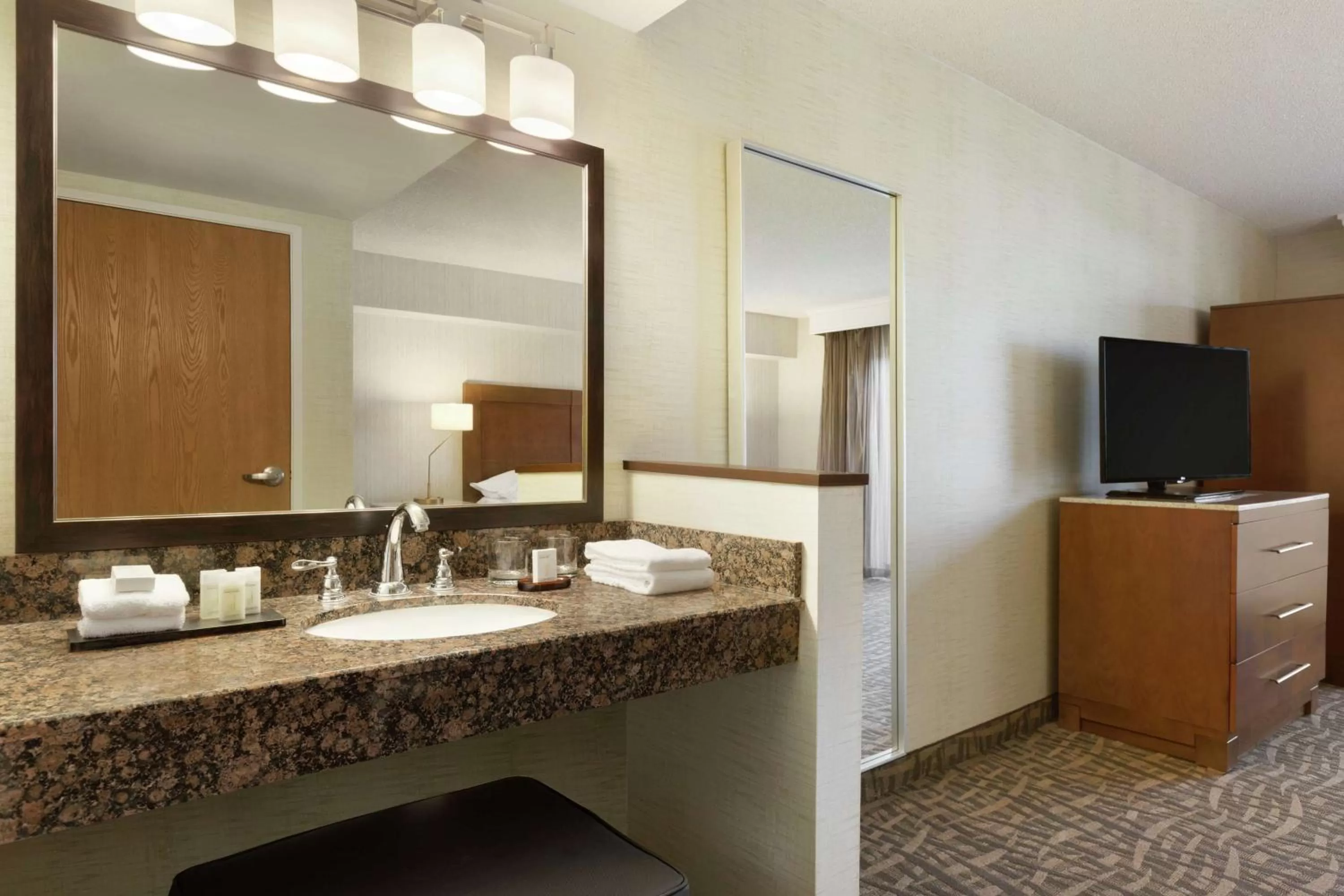 Bedroom in Embassy Suites by Hilton Santa Ana Orange County Airport