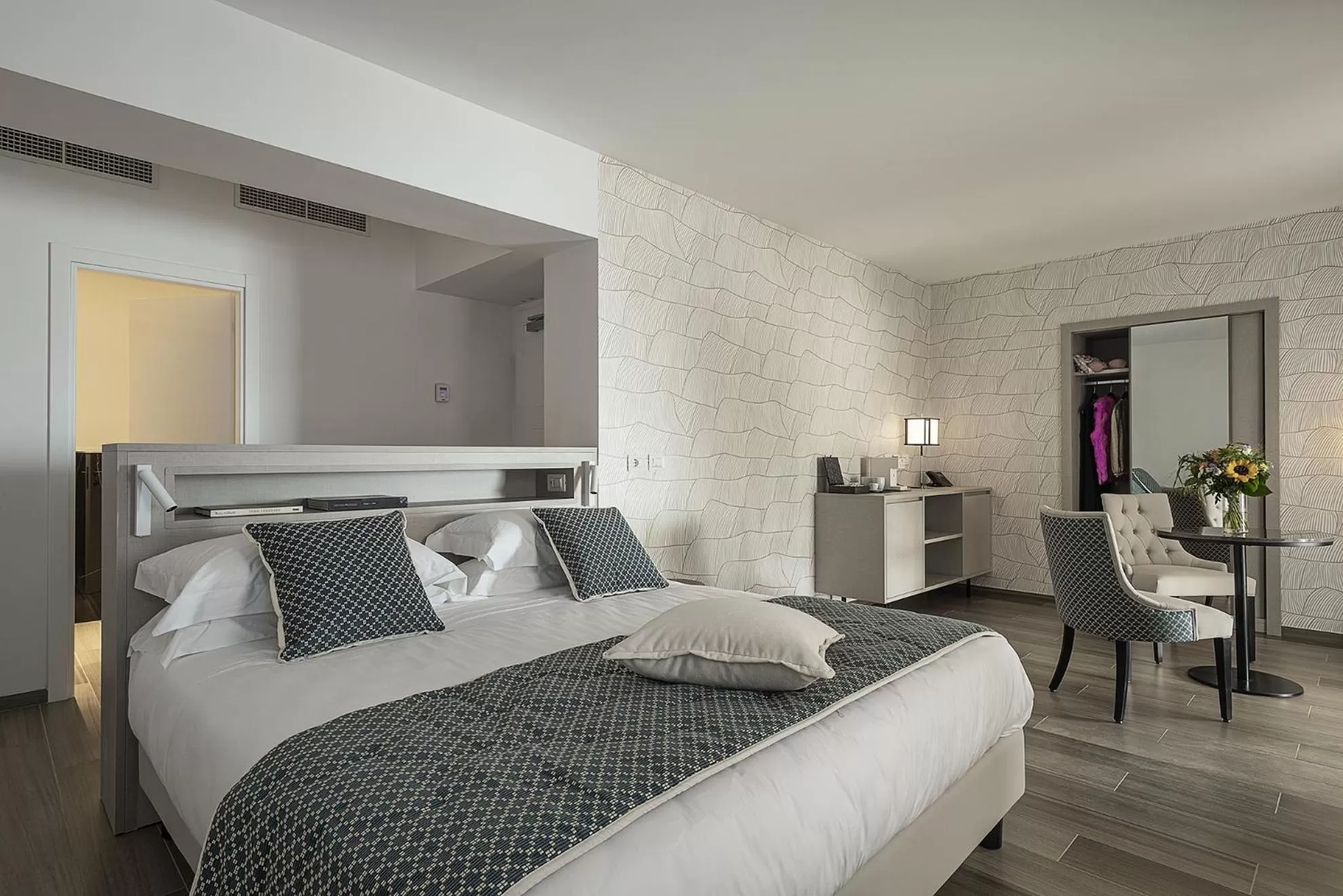 Photo of the whole room, Bed in Sublimis Boutique Hotel Adults-Only