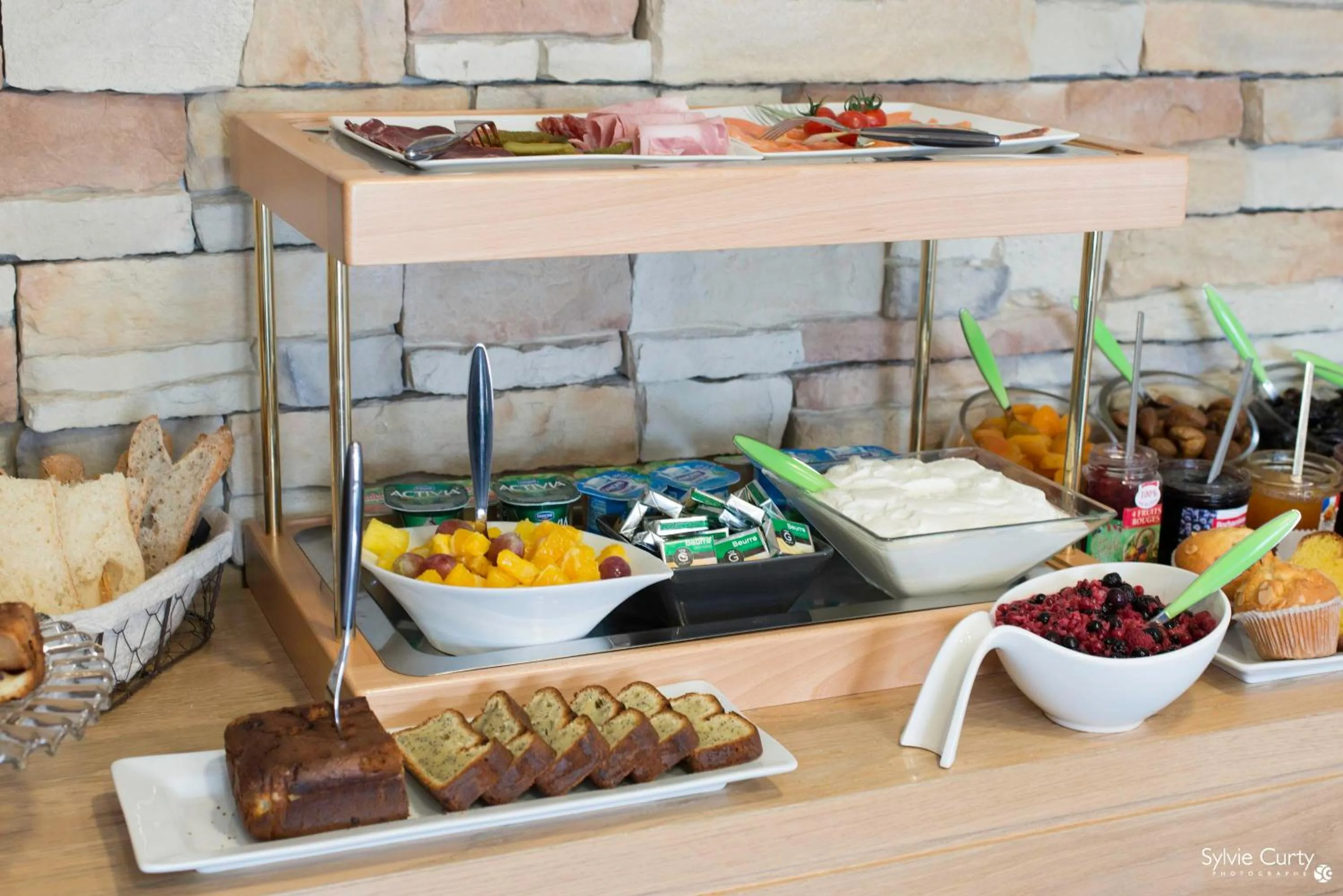 Food and drinks in Un Hotel sur le Port