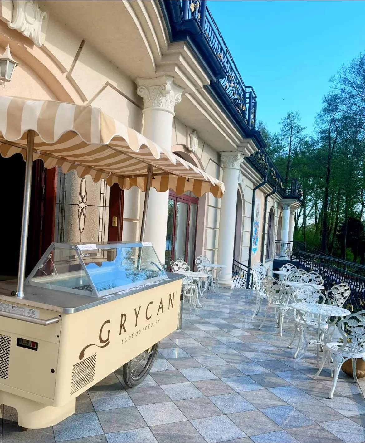 Swimming Pool in Pałac na wodzie Falkowski Medical & SPA & Conference