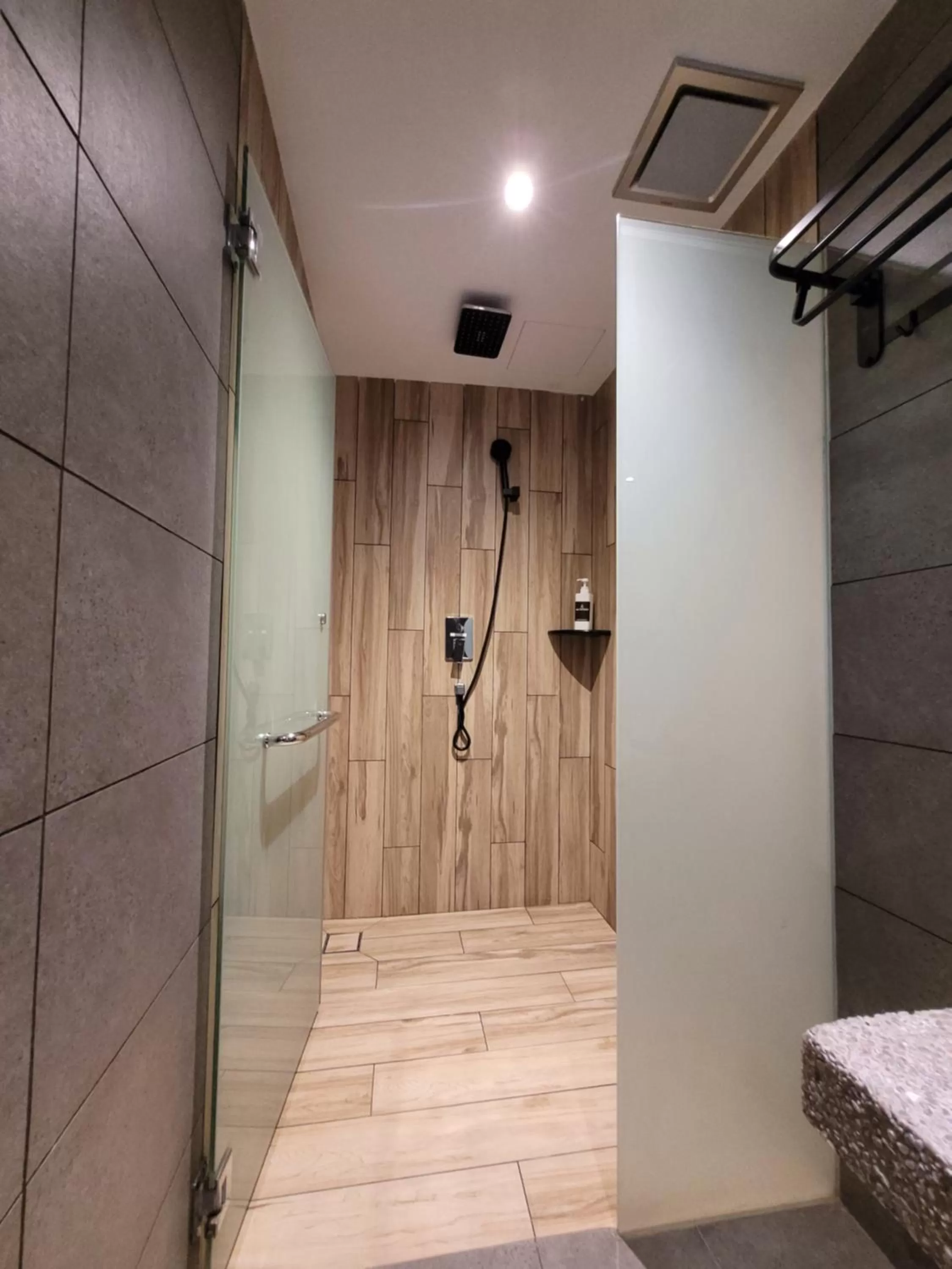 Shower in The NINES HOTEL Malacca