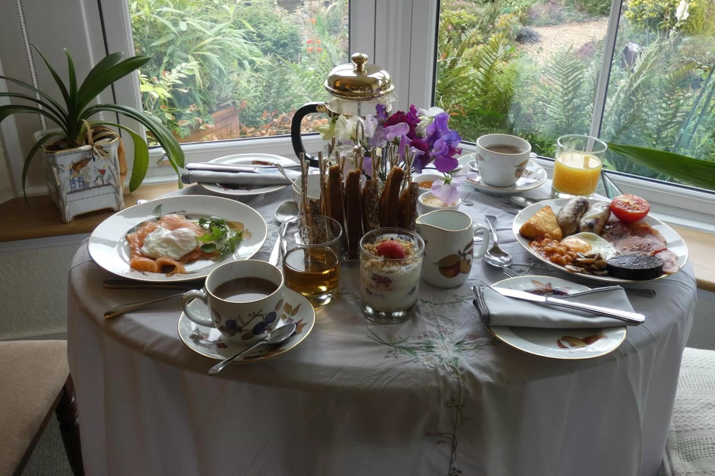 Dining area in Kentwood Guest House
