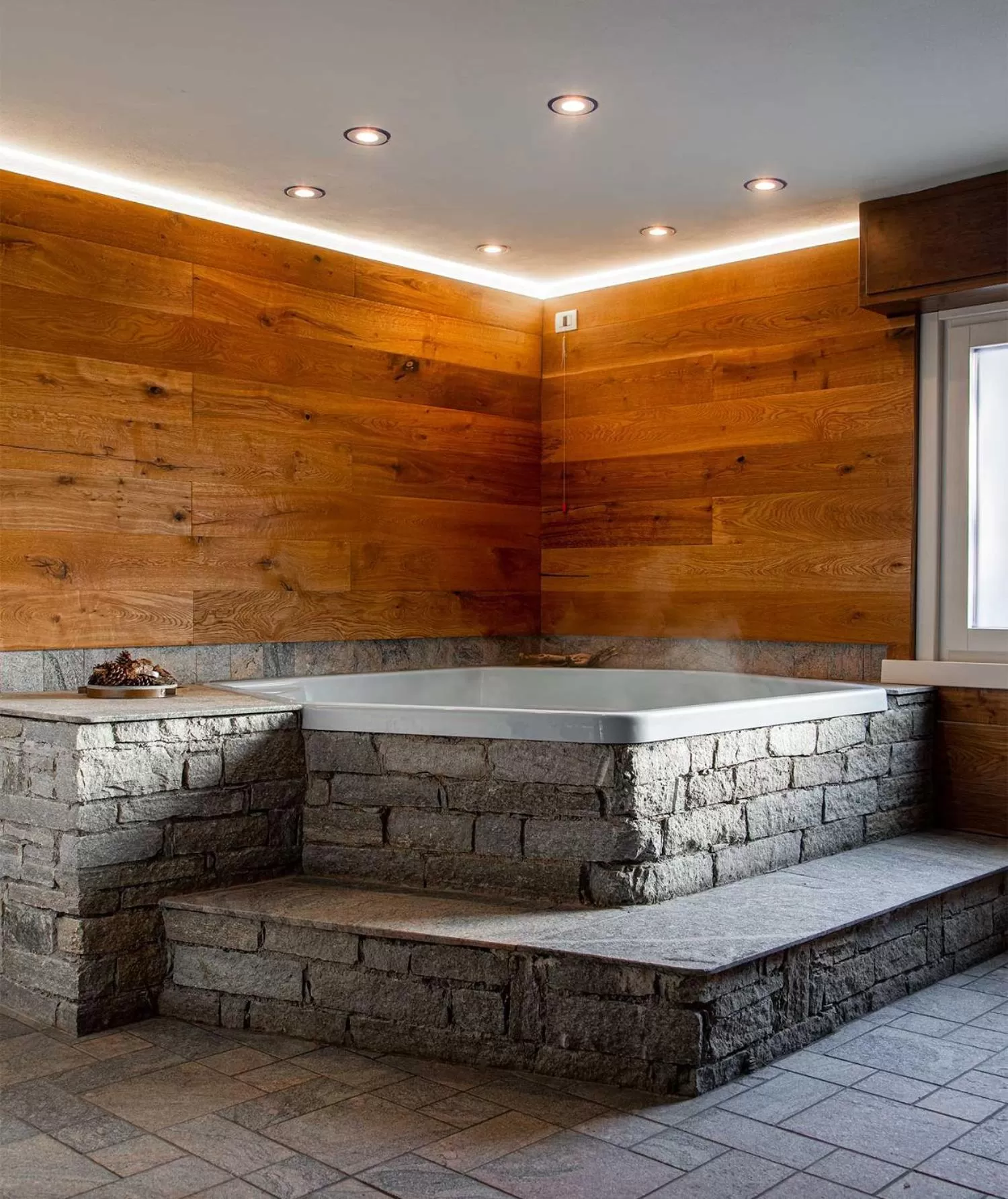 Hot Tub in Meublè La Betulla