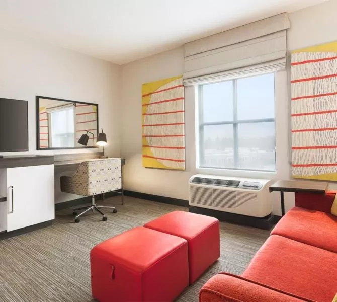 Seating area in Snoqualmie Inn by Hotel America