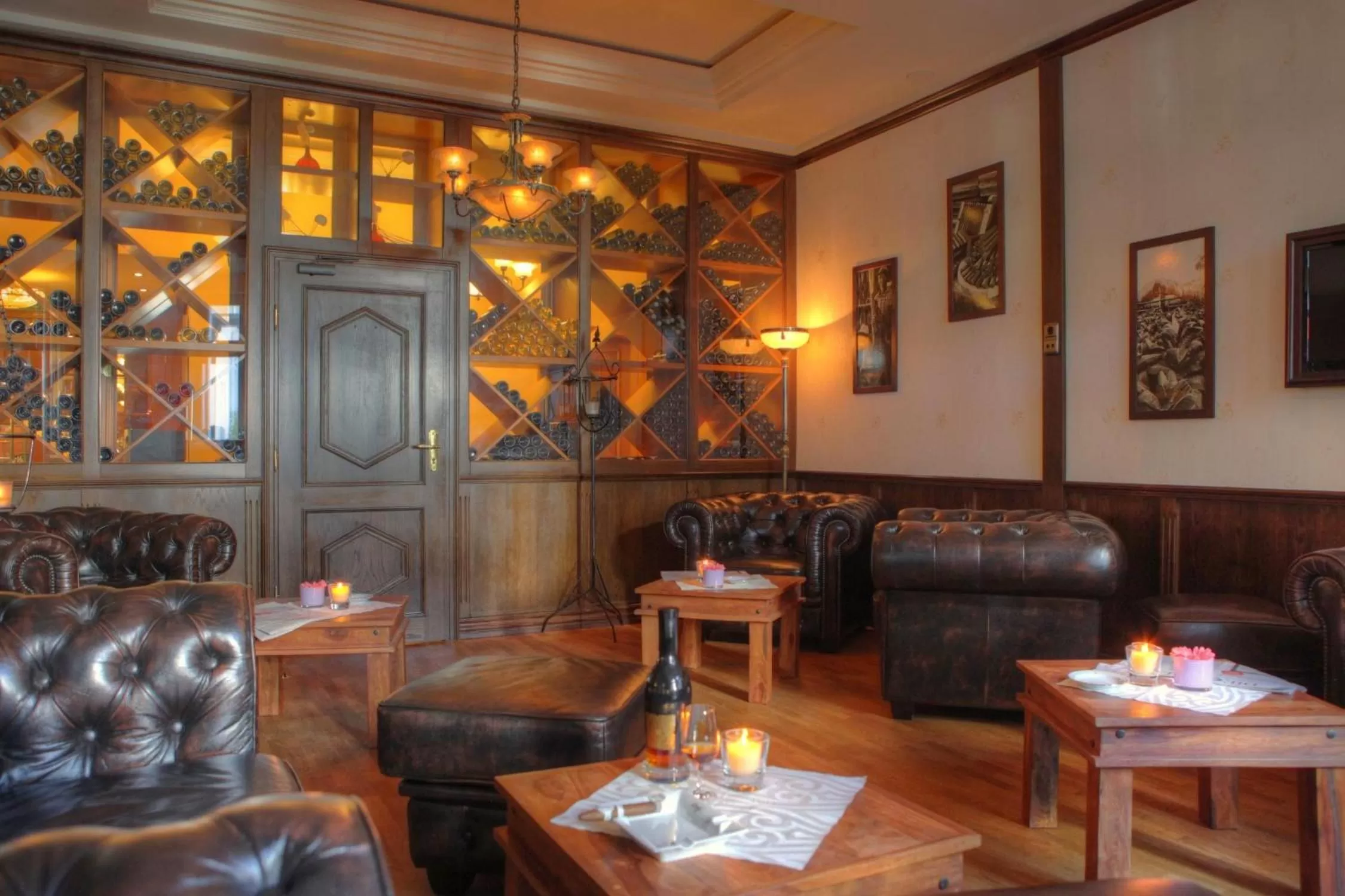 Lounge or bar in SEETELHOTEL Ahlbecker Hof das elegante Traditionshotel & ruhiger Rückzugsort an der Ostsee