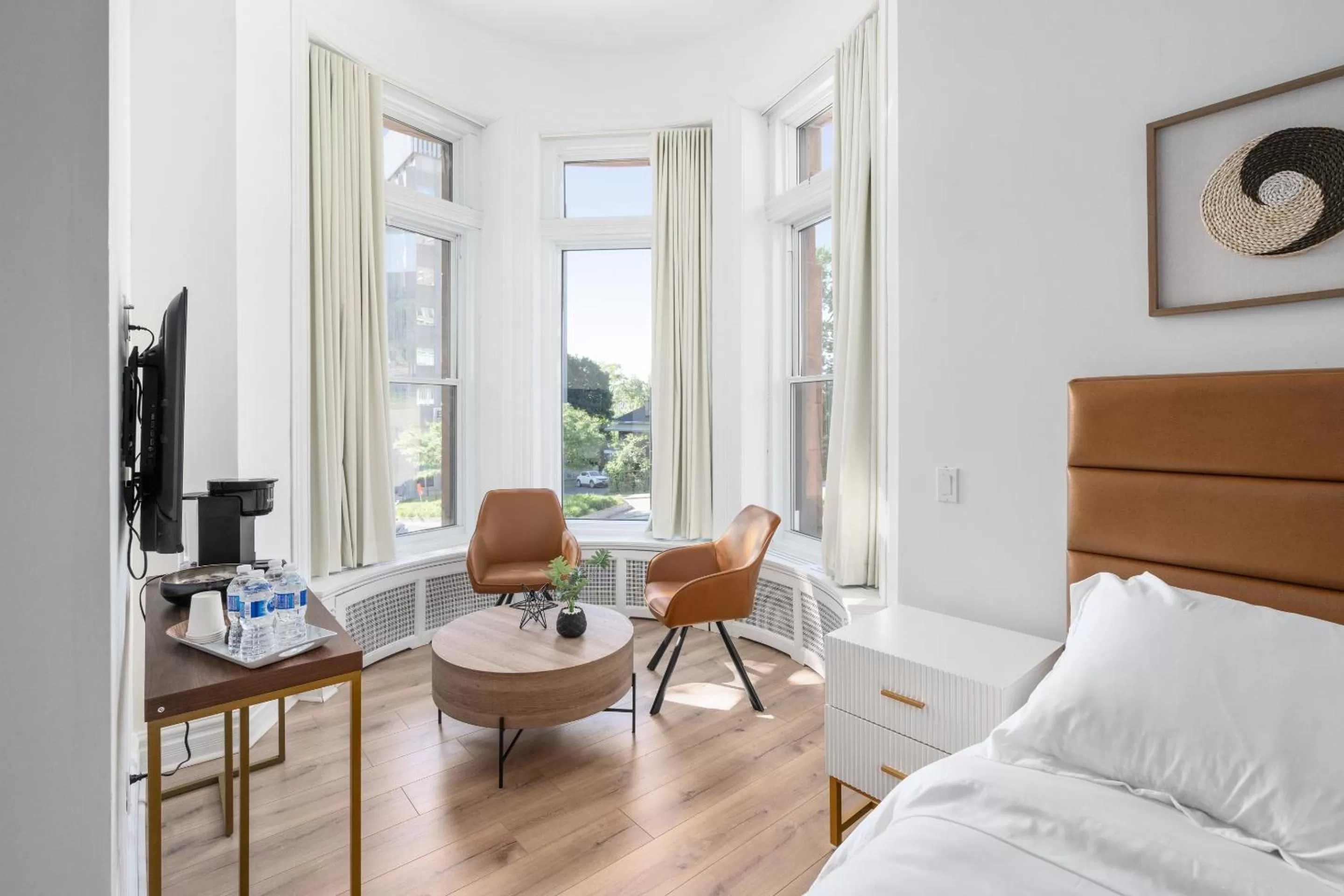 Seating Area in Le Penfield Par Nomade MTL