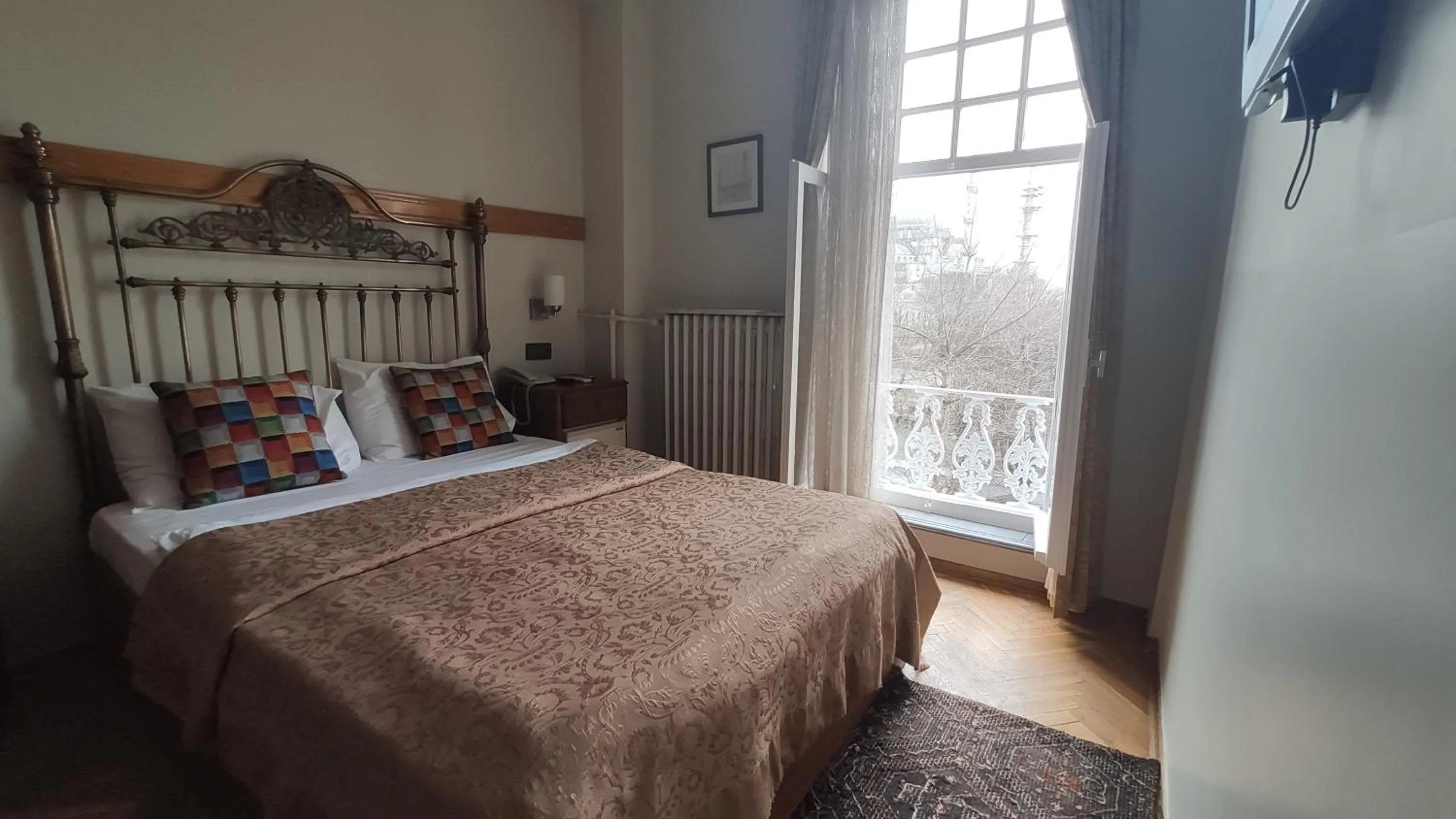 Bed in Turkoman Hotel