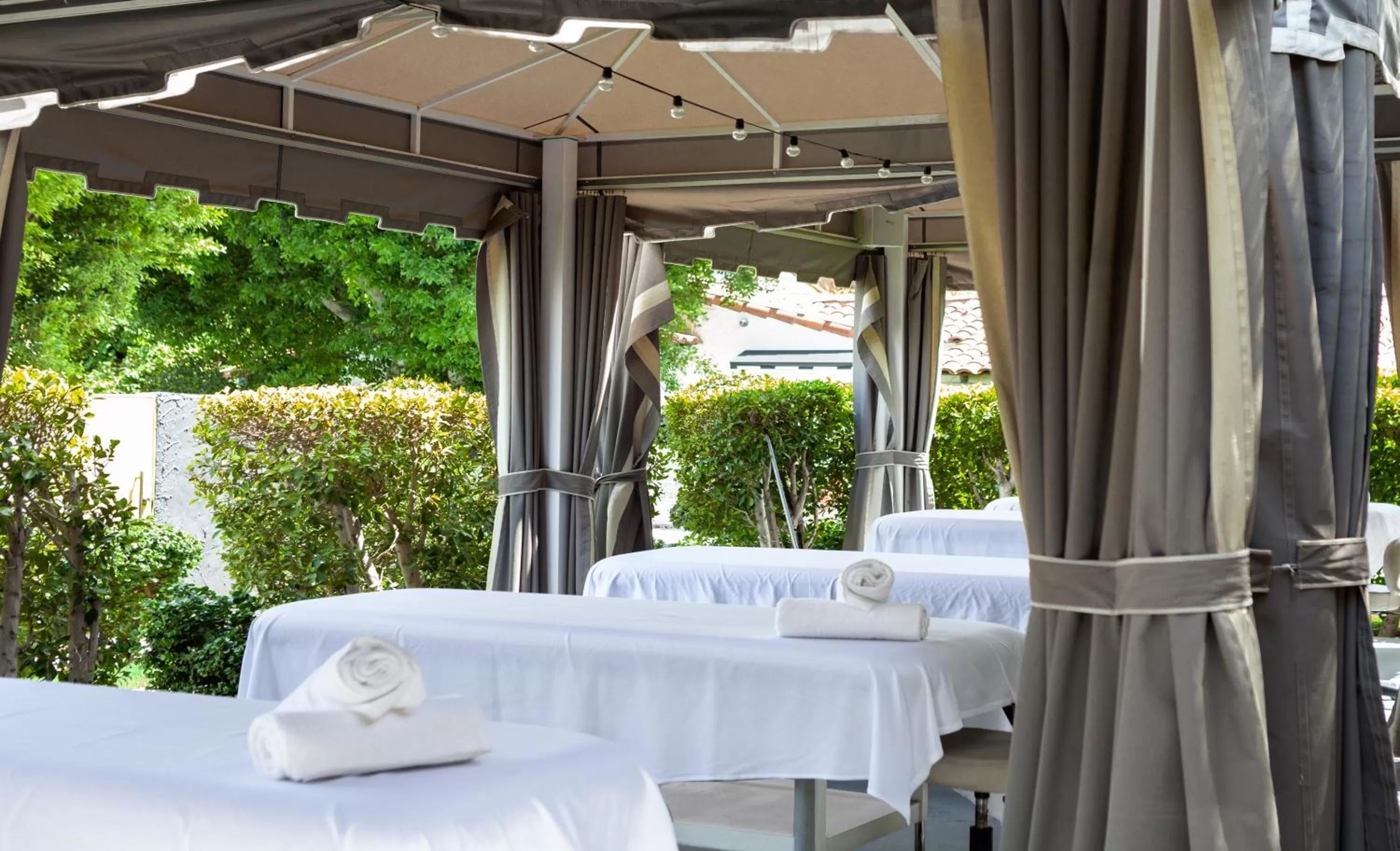 Massage in Avalon Hotel & Bungalows Palm Springs, a Member of Design Hotels