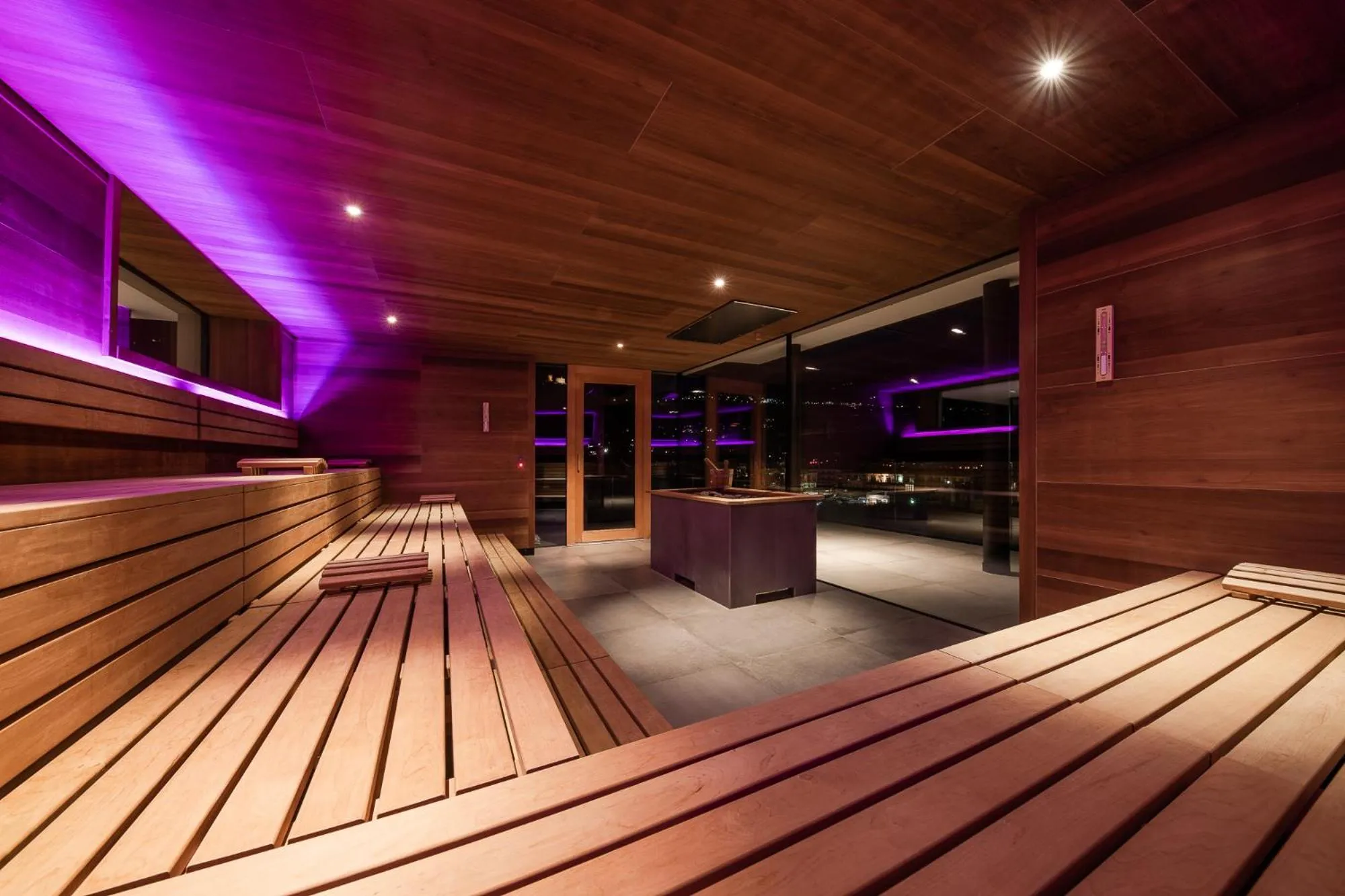 Night in Hotel Das Dorner