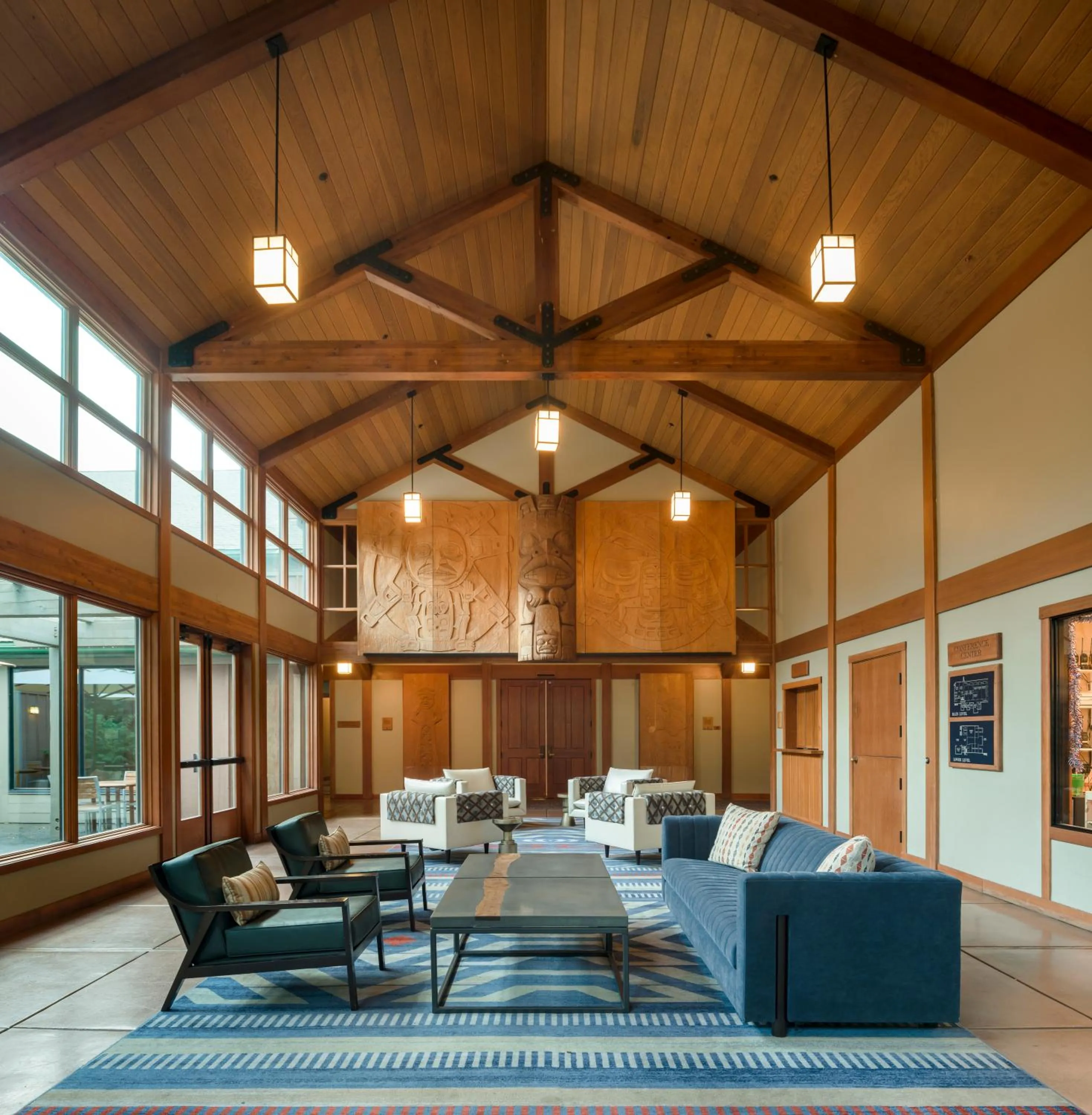 Living room in Skamania Lodge