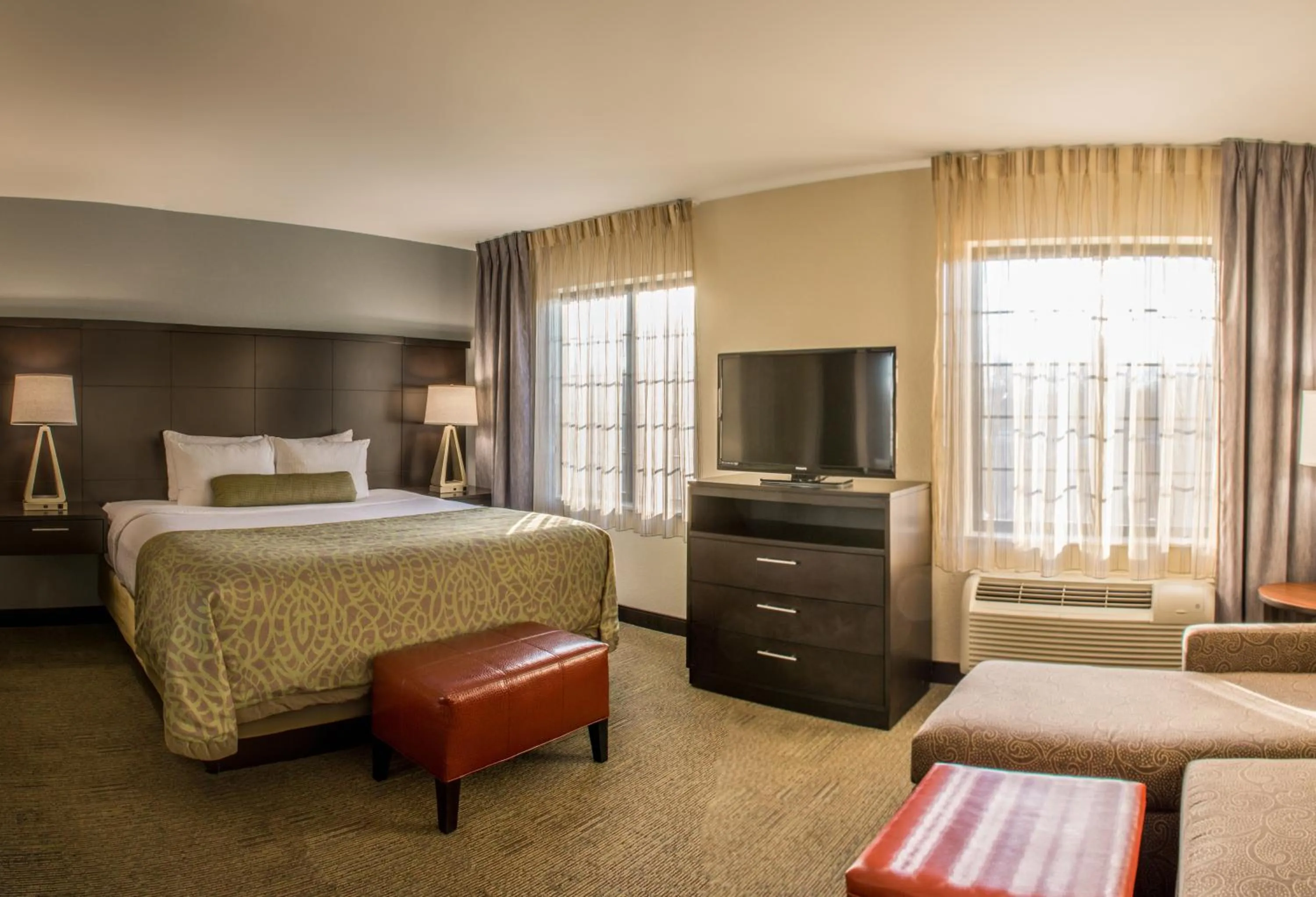 Photo of the whole room, Bed in Staybridge Suites Schererville by IHG