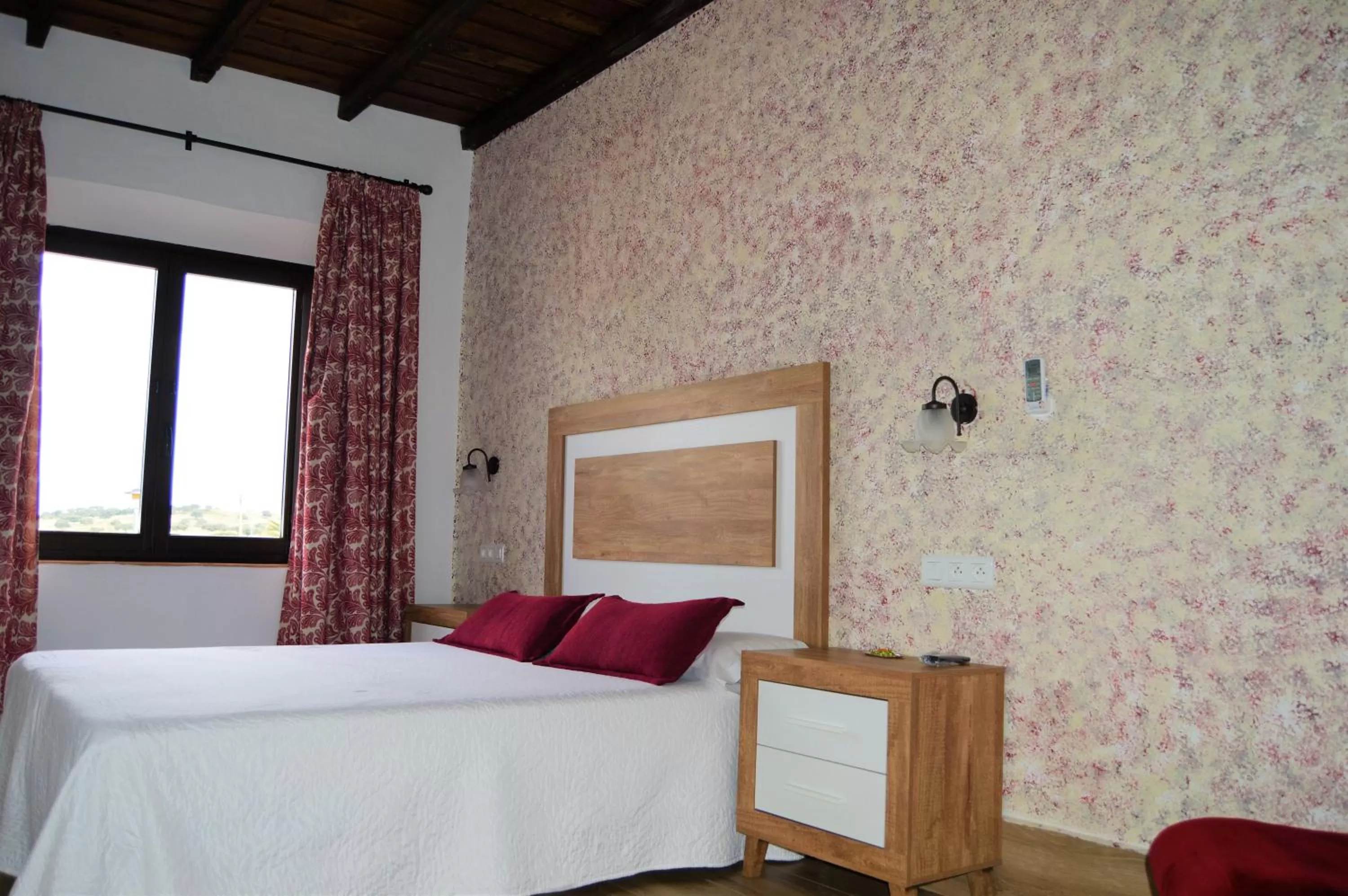 Bed in Apartamentos Turísticos - Hostal Los Alisos