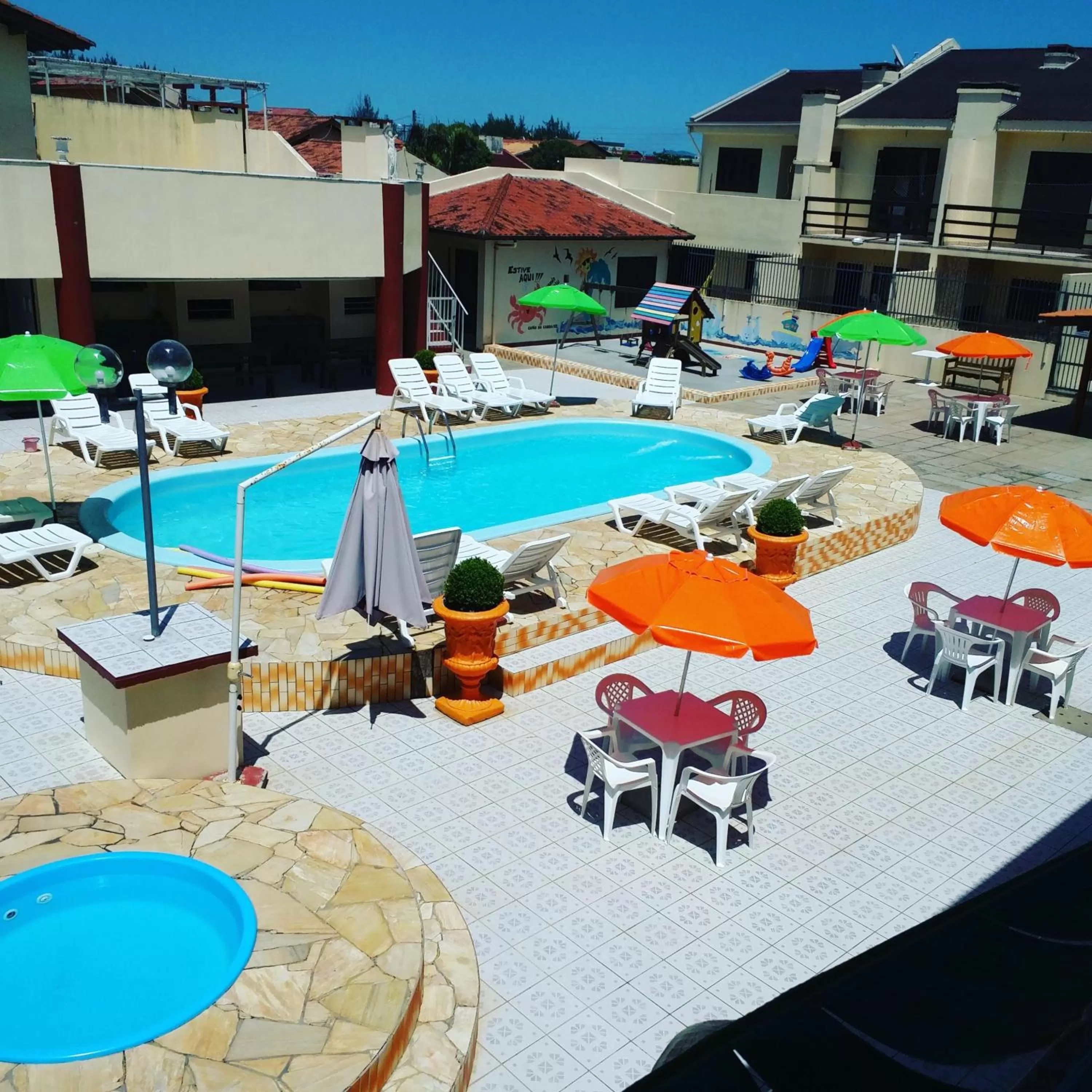 Swimming pool in Pousada Japeju