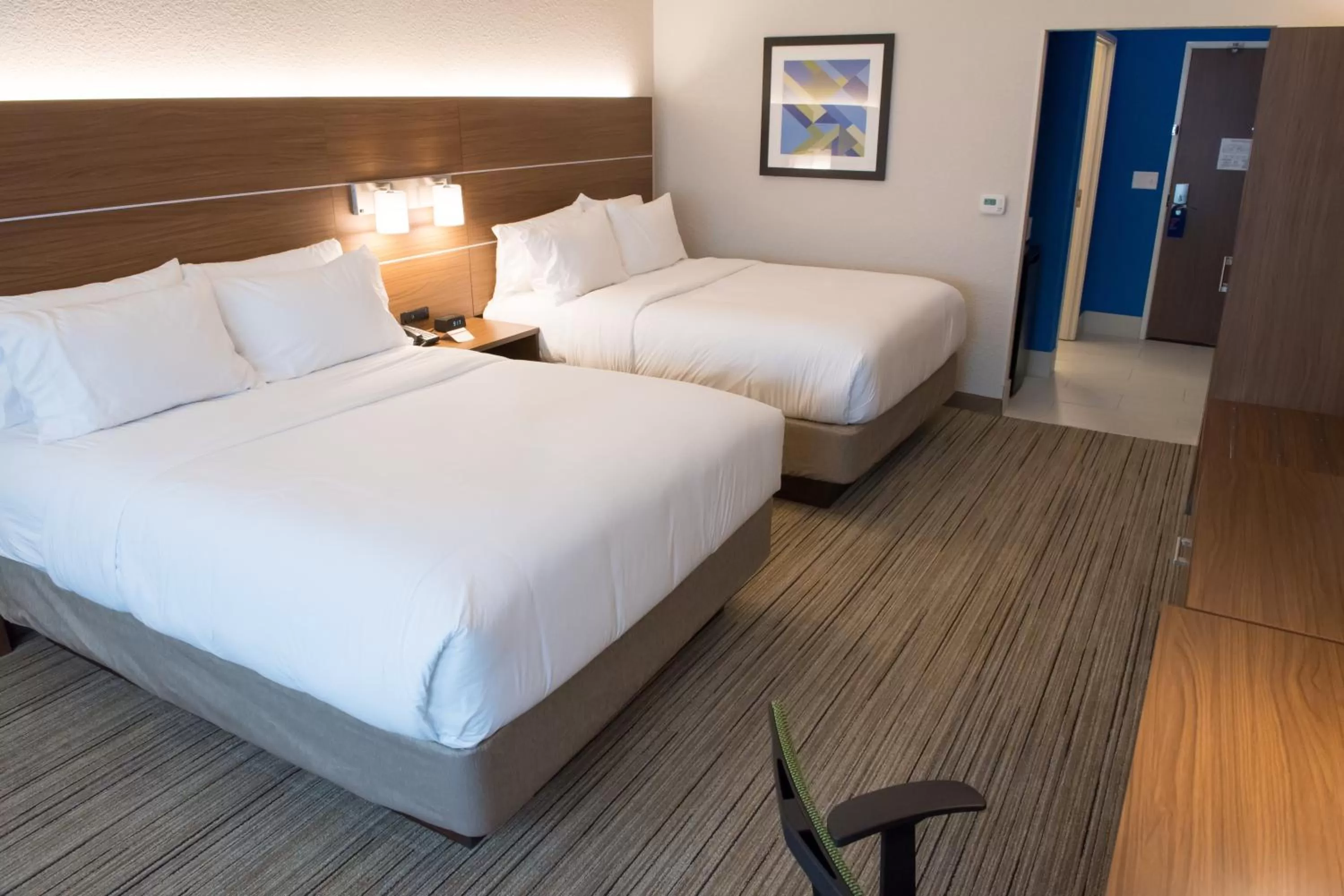Photo of the whole room, Bed in Holiday Inn Express & Suites - Fort Wayne North by IHG