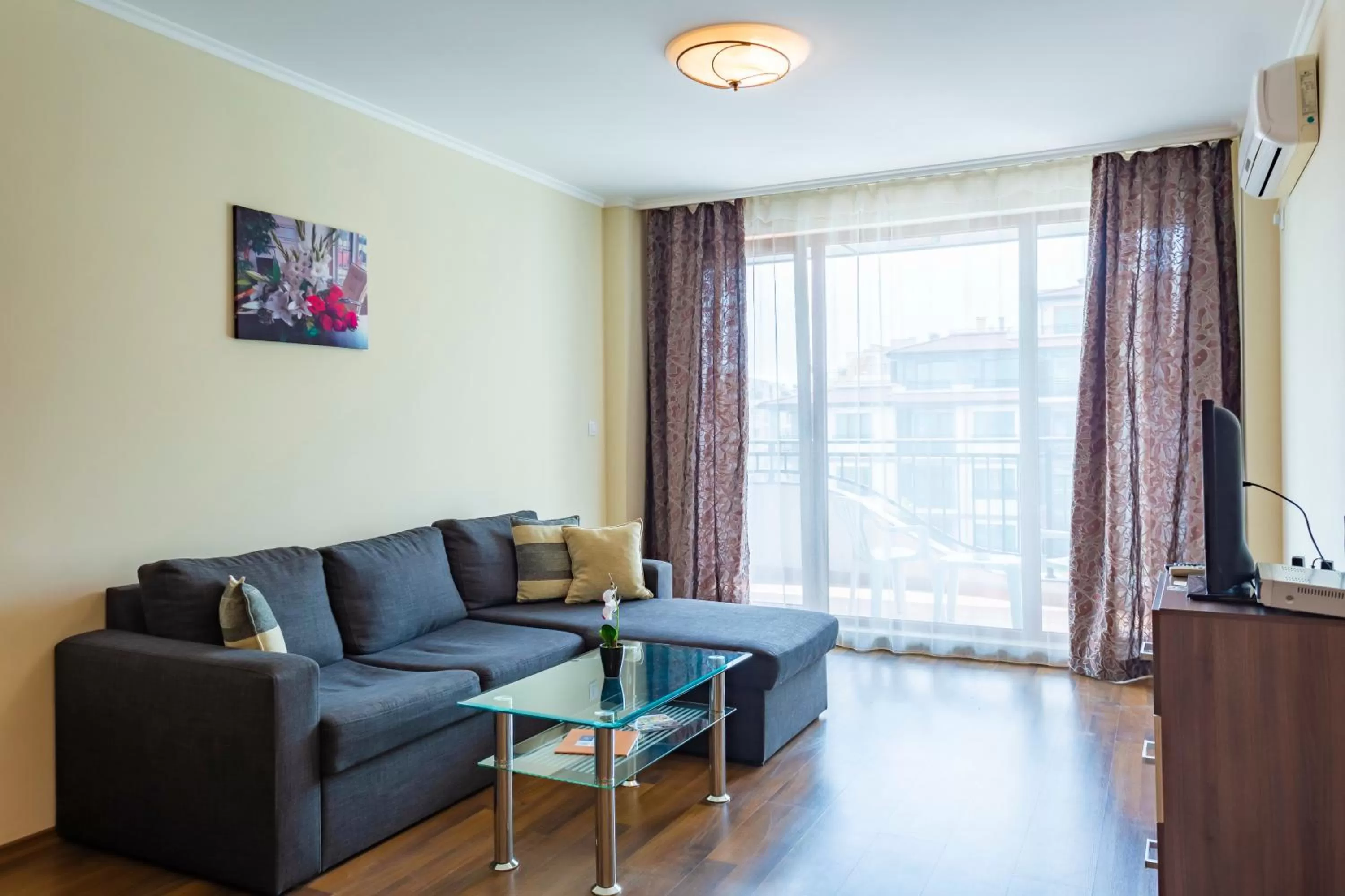 Living room, Seating Area in Rose Gardens Apart Hotel