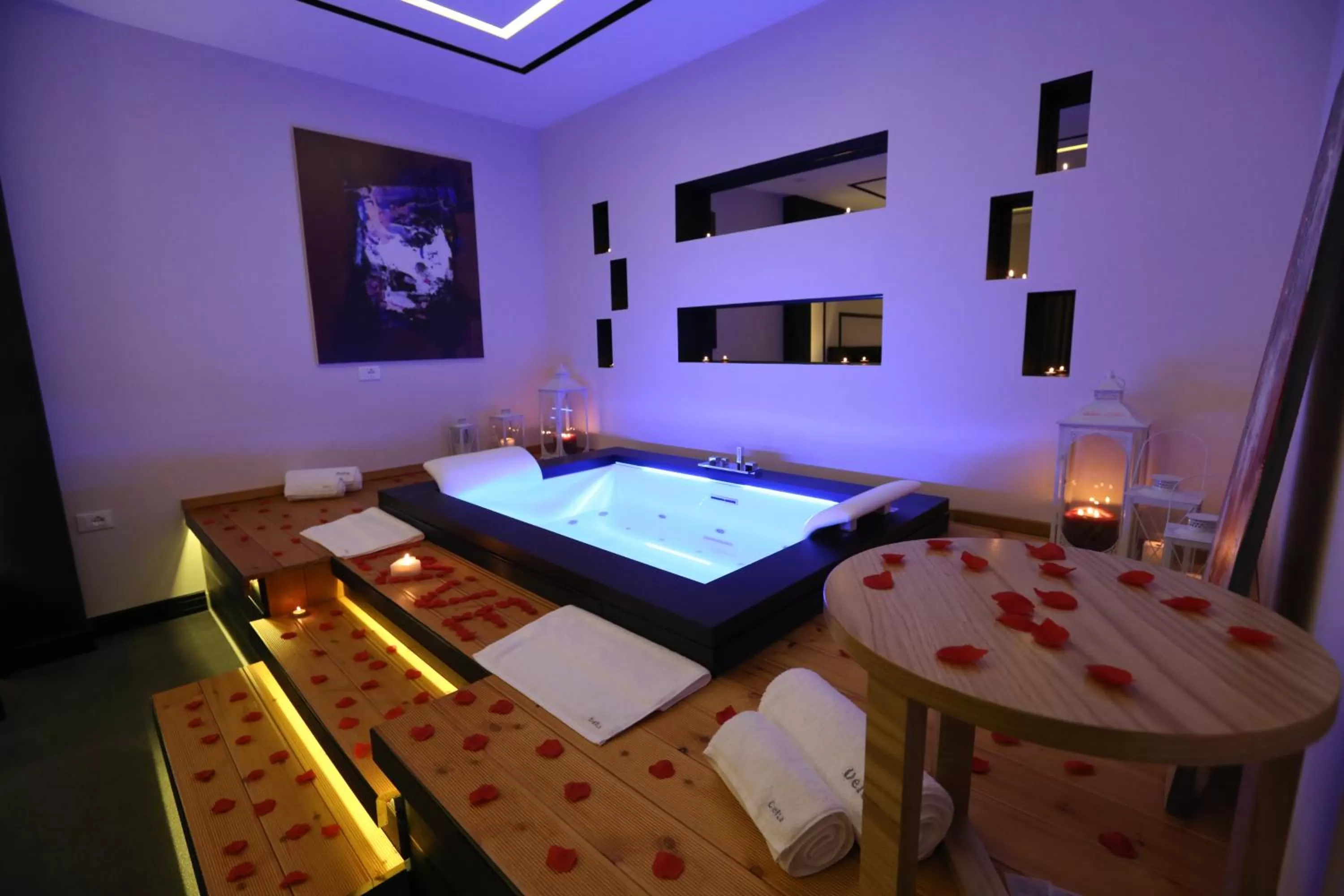 Bedroom, Bed in Hotel Delta Premium