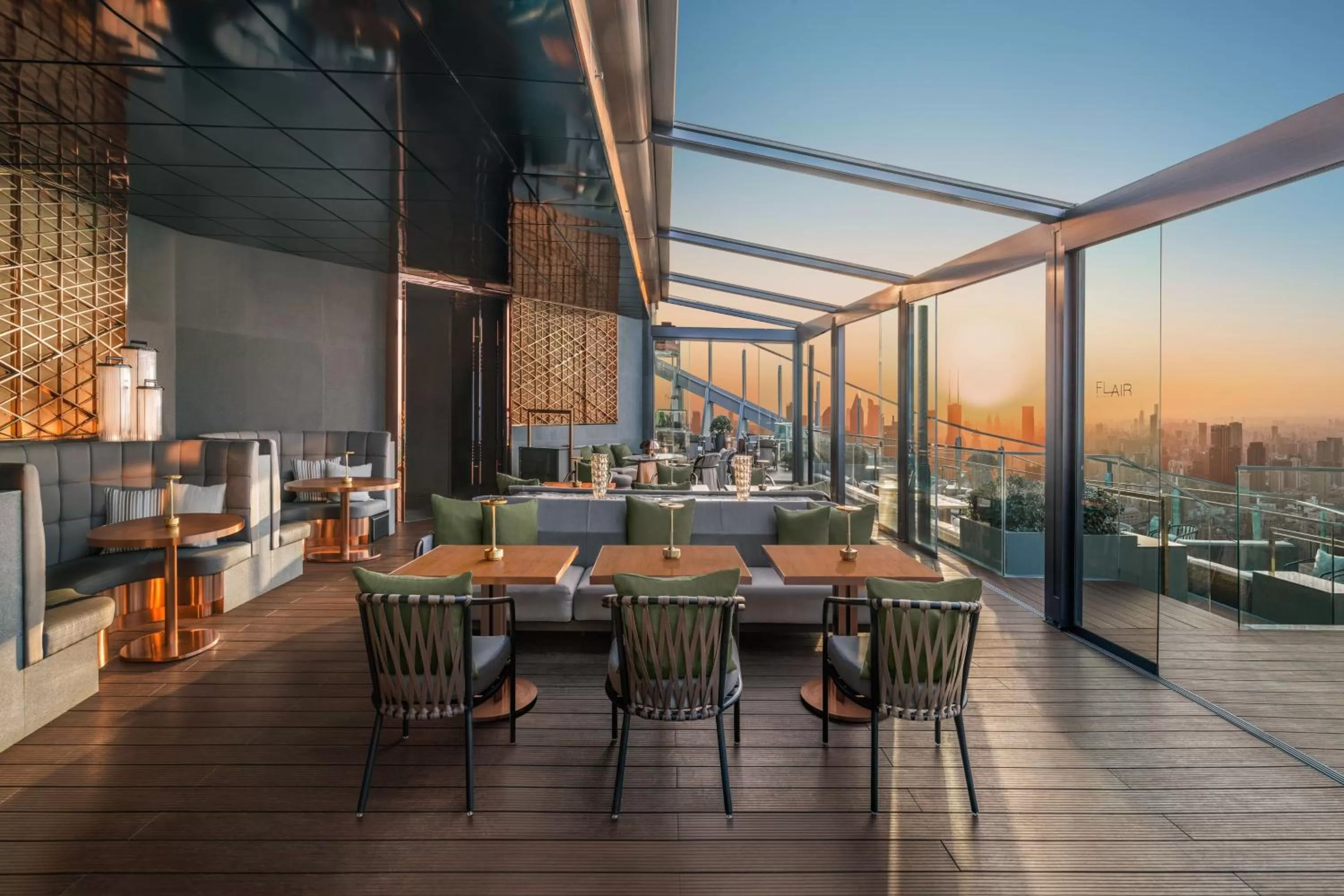 Restaurant/places to eat in The Ritz-Carlton Shanghai, Pudong