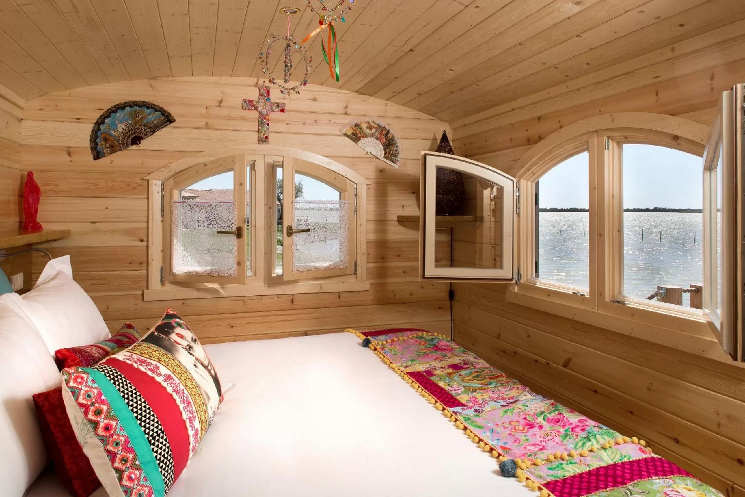 Photo of the whole room, Bed in Lodge Sainte Helene Adult only