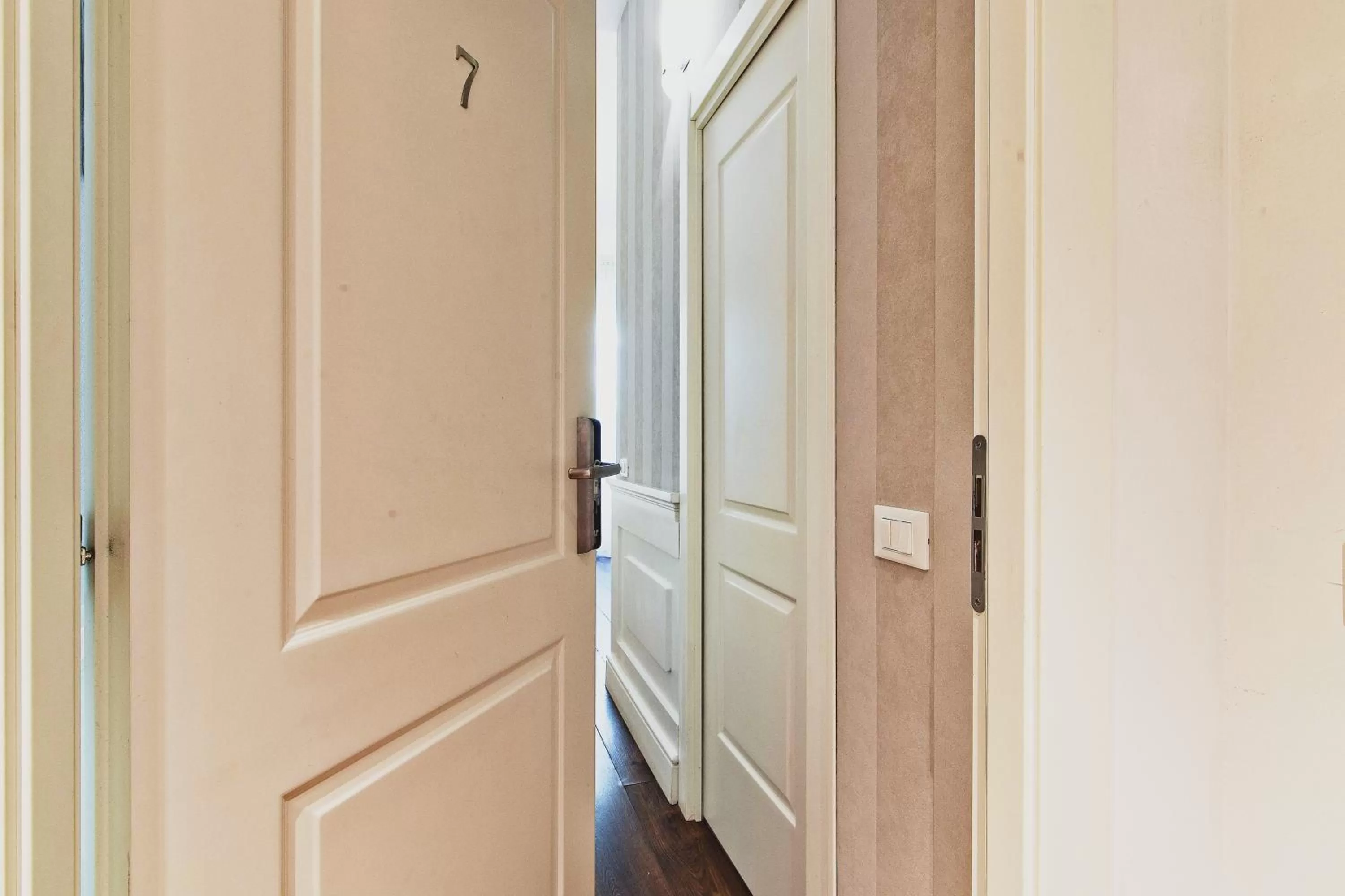 Photo of the whole room in Star Vatican Rooms