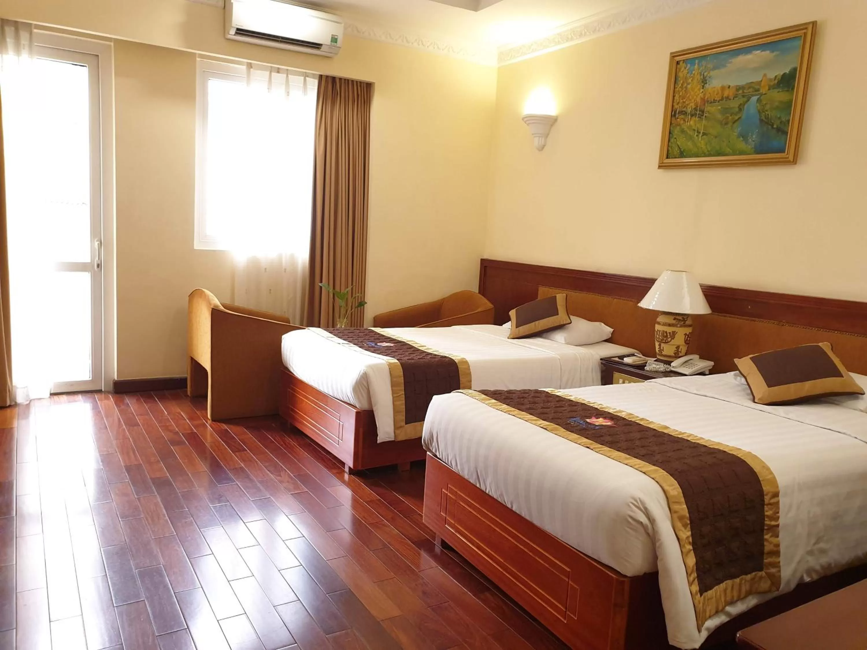 Photo of the whole room, Bed in Huong Sen Hotel