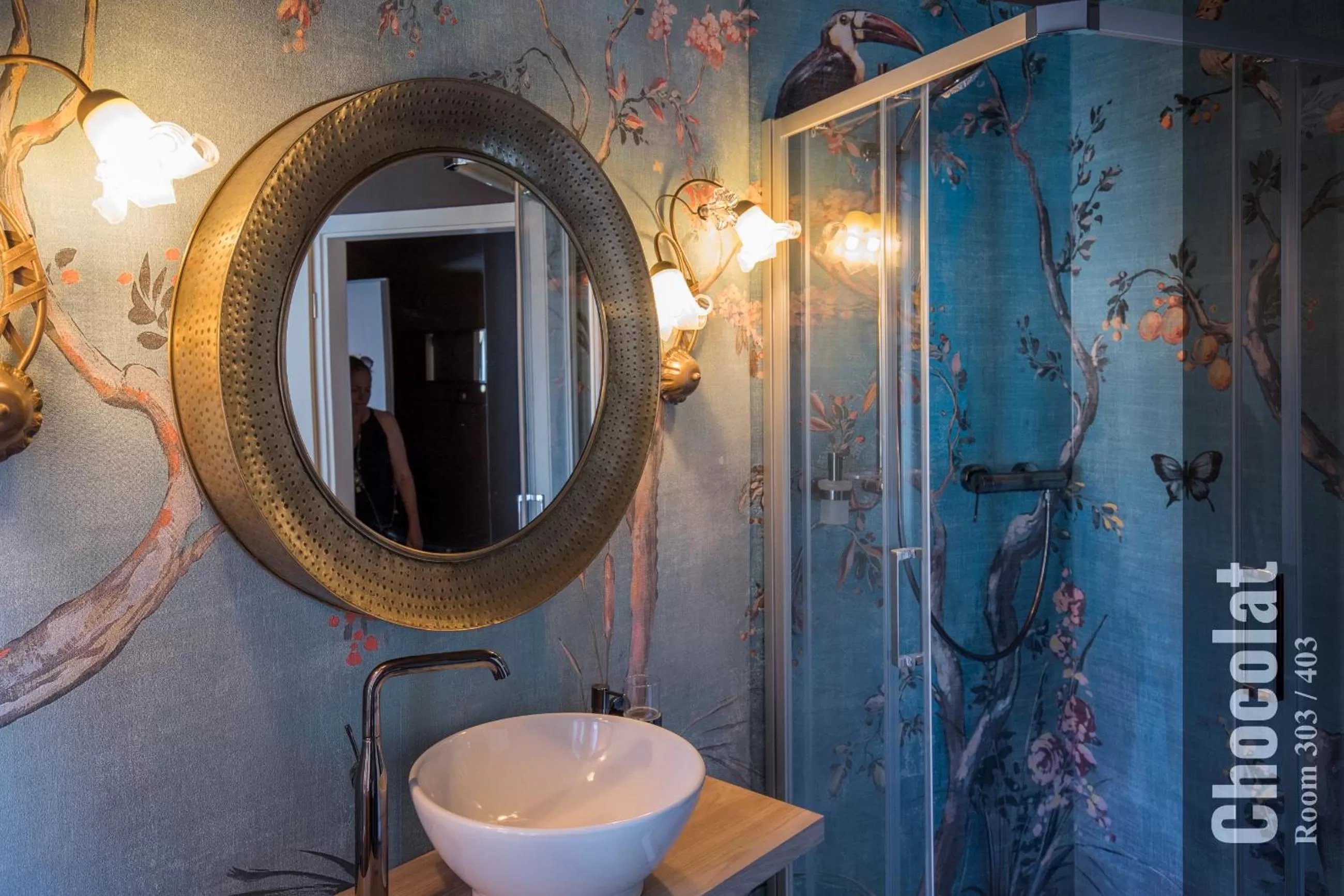 Shower in The Henry Self Check-In Guesthouse