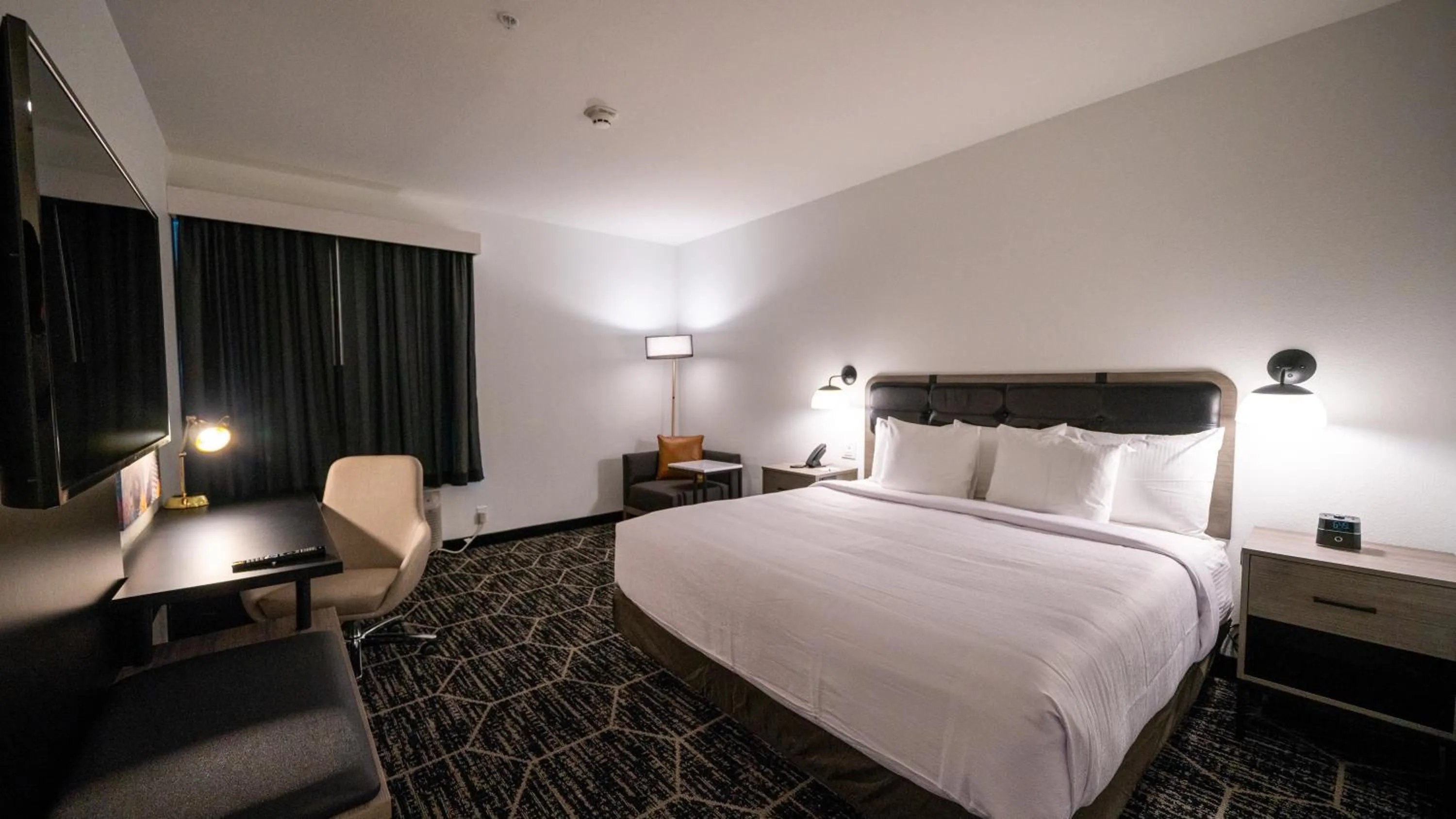 Bedroom, Bed in La Quinta Inn & Suites by Wyndham Austin Parmer Tech Ridge