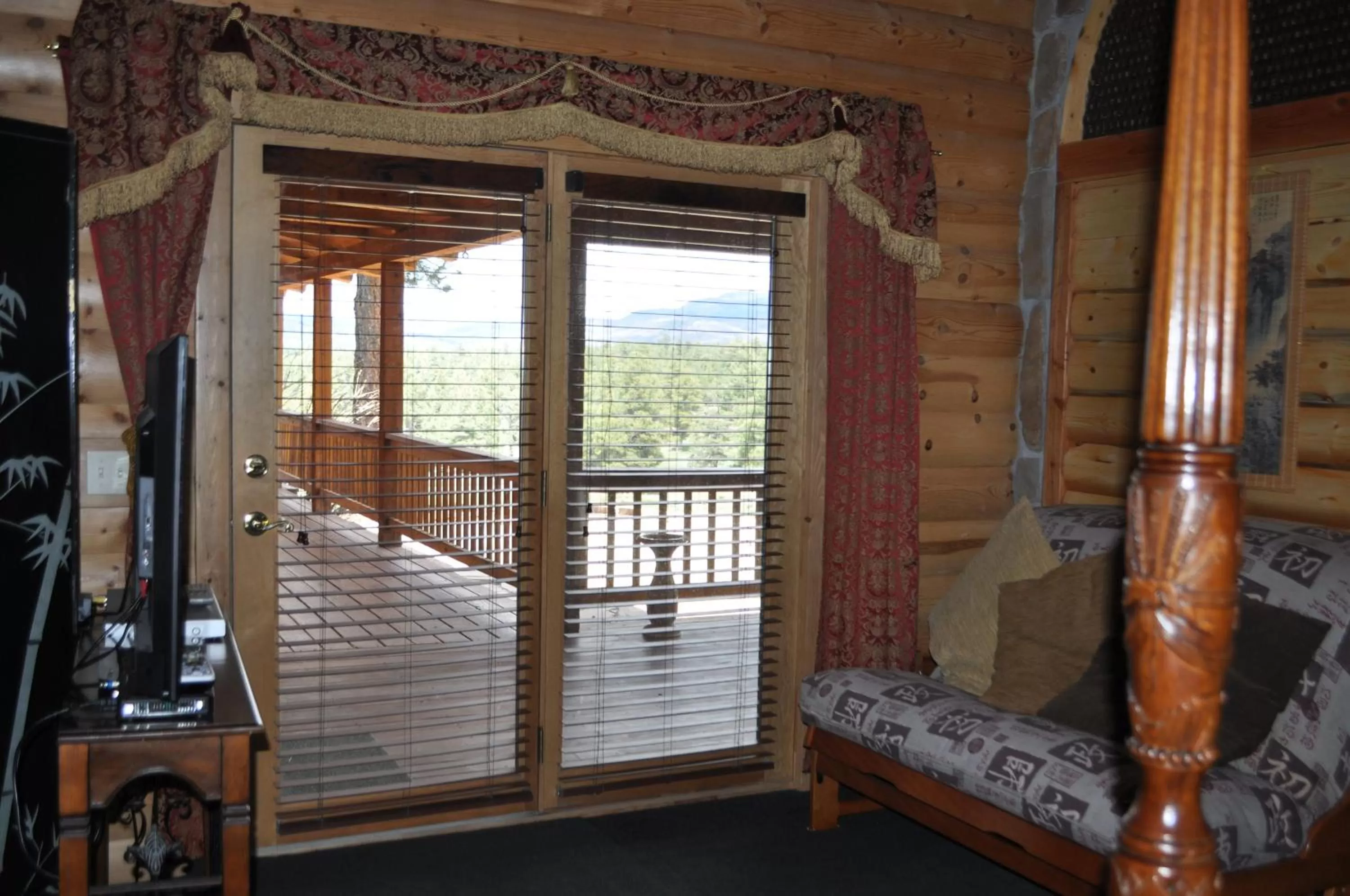 Decorative detail in Elkwood Manor Bed & Breakfast