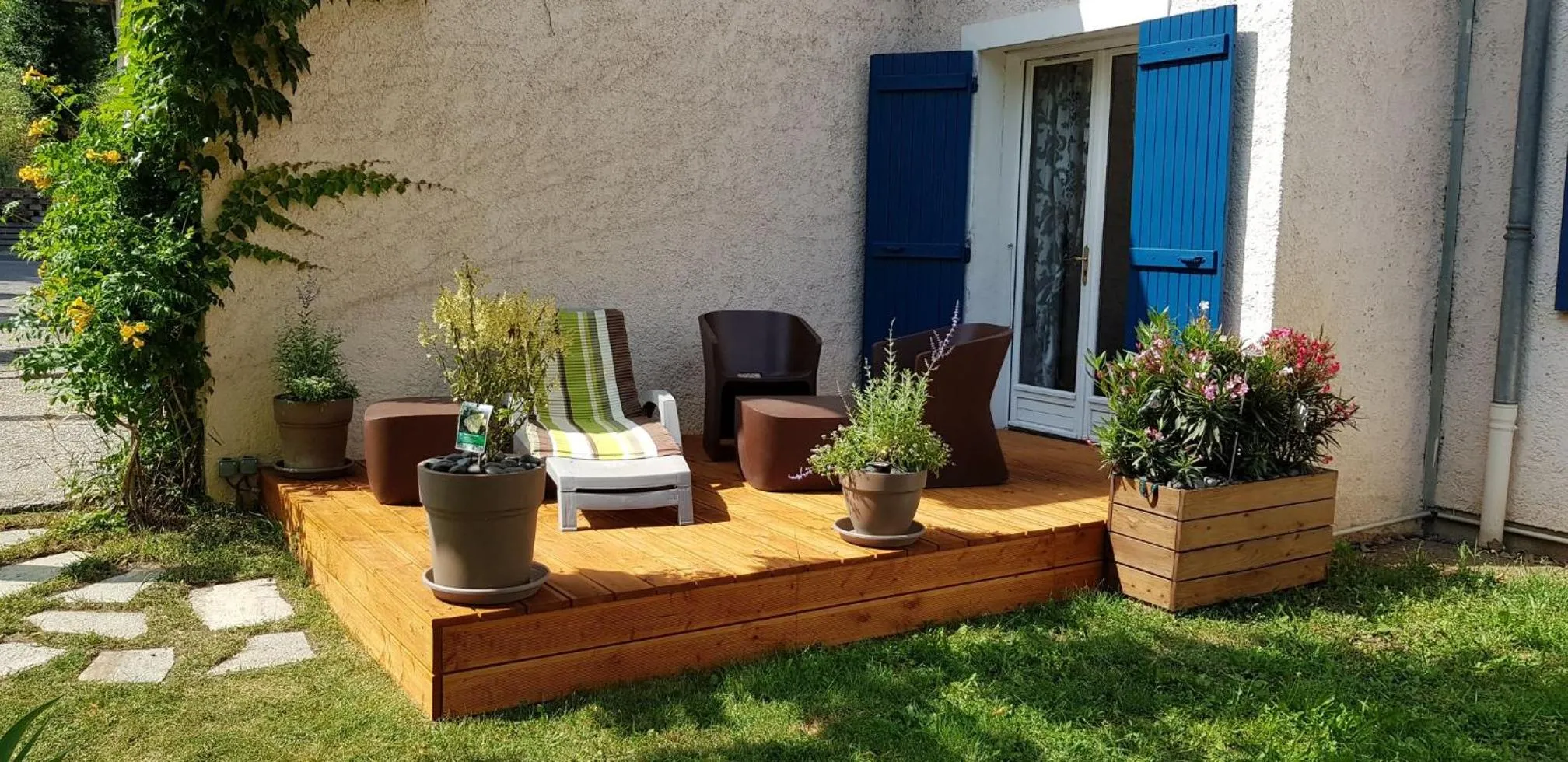 Patio in Cit'Hotel Avantici Gap