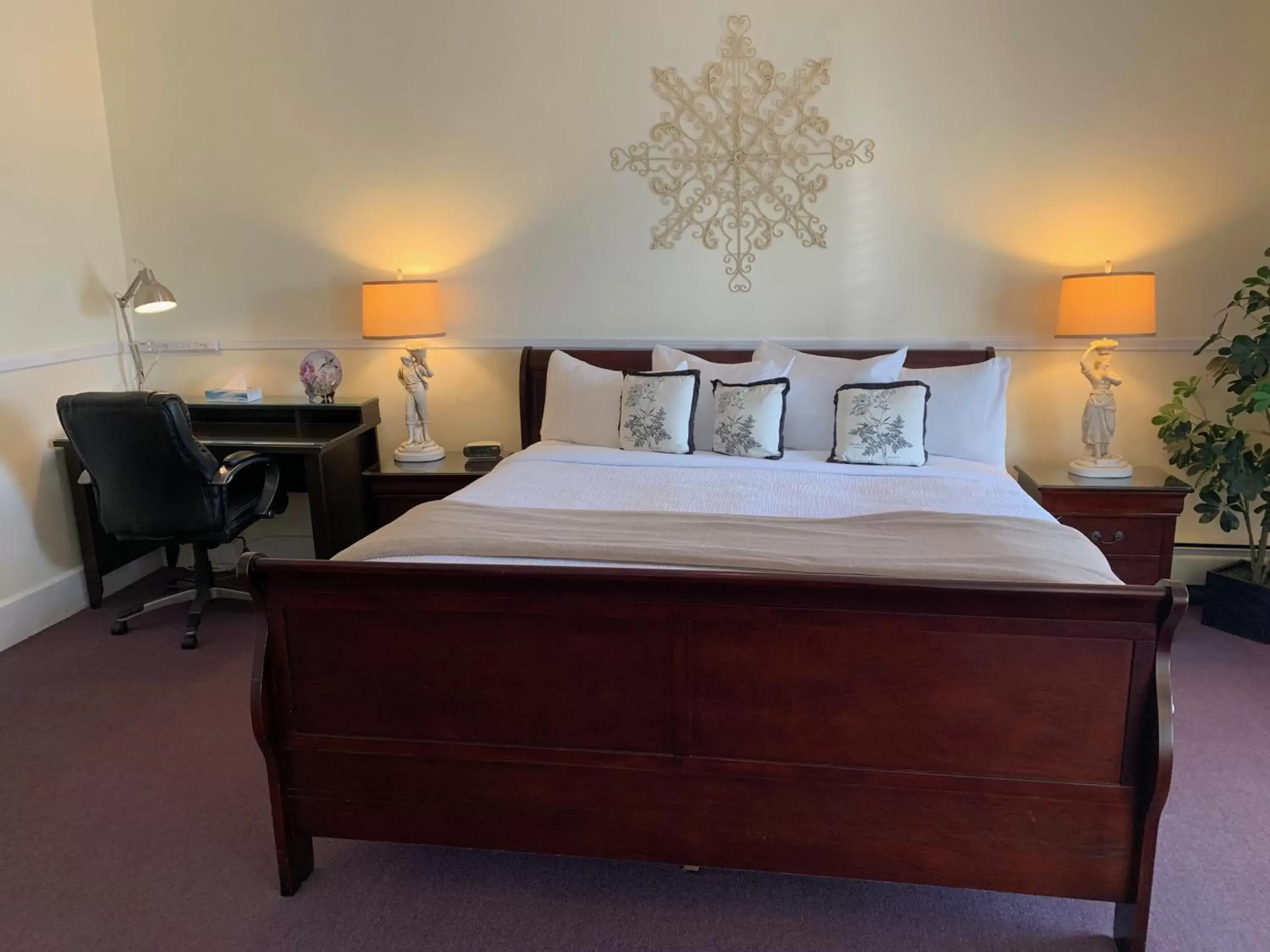 King Room in Kennedy House King Room in Kennedy House